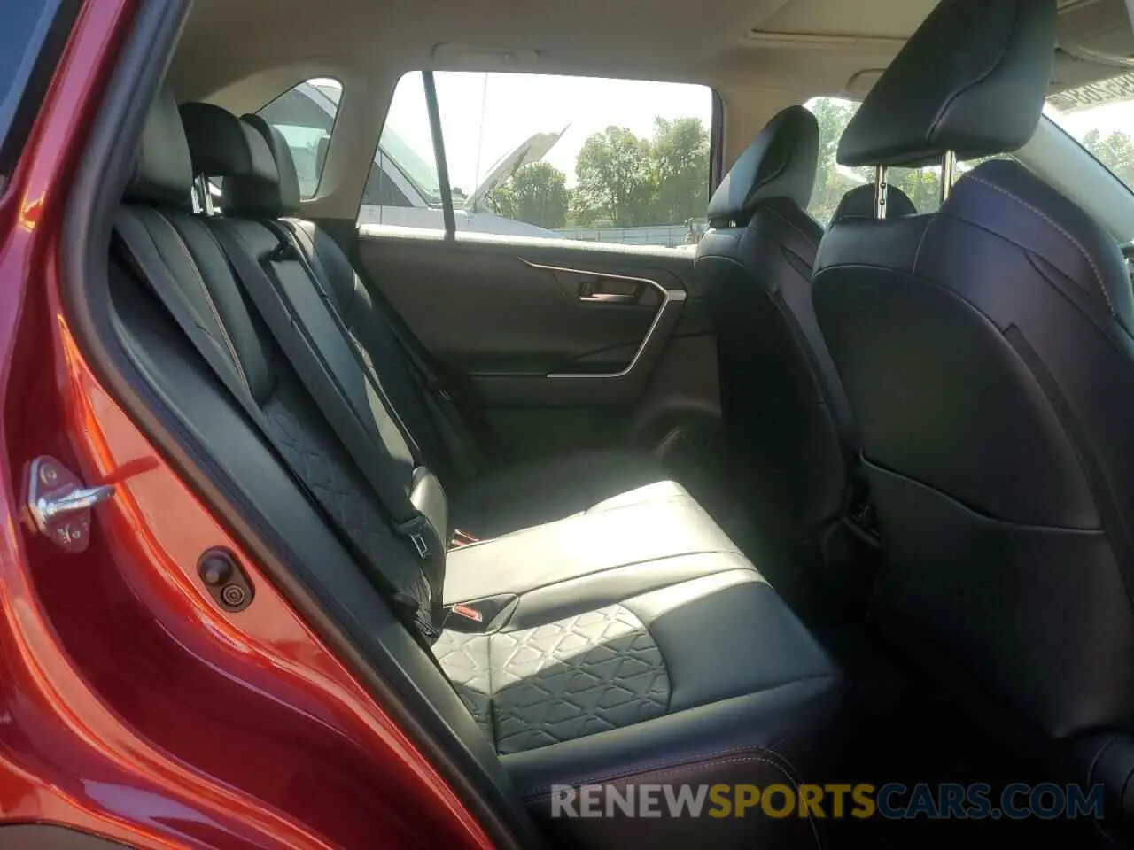11 Photograph of a damaged car 2T3J1RFV8KW047512 TOYOTA RAV4 2019