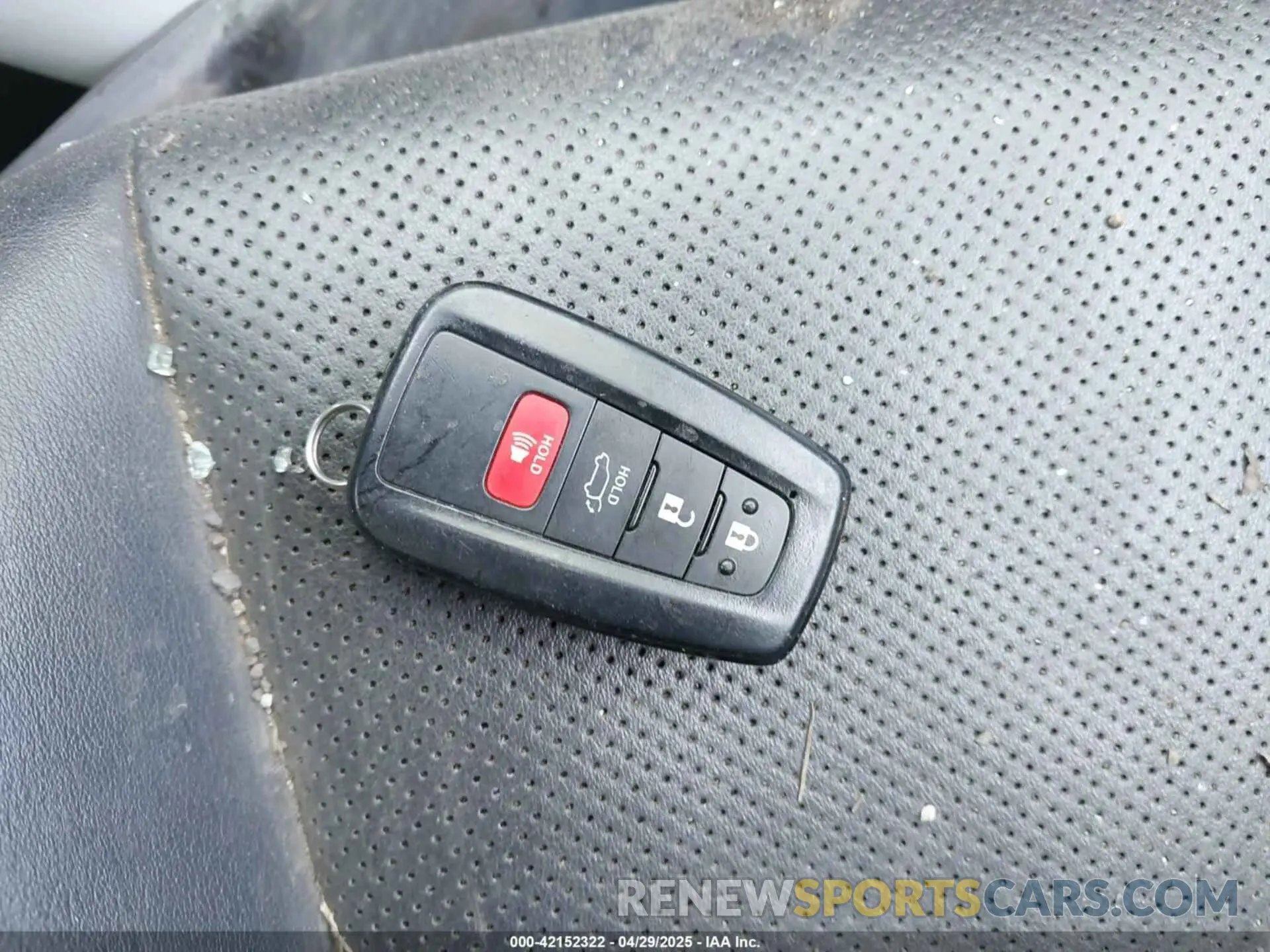 11 Photograph of a damaged car 2T3J1RFV9KW011831 TOYOTA RAV4 2019