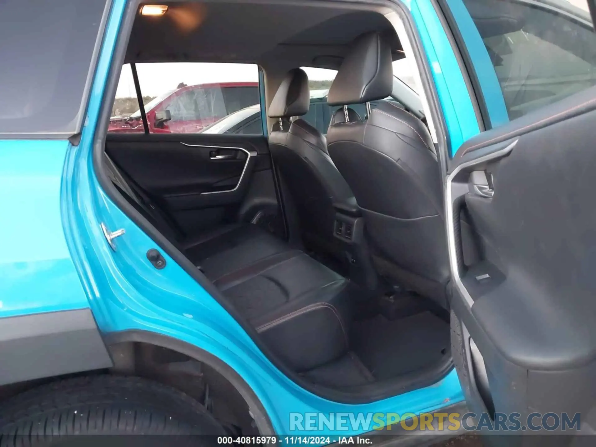 8 Photograph of a damaged car 2T3J1RFV9KW013109 TOYOTA RAV4 2019