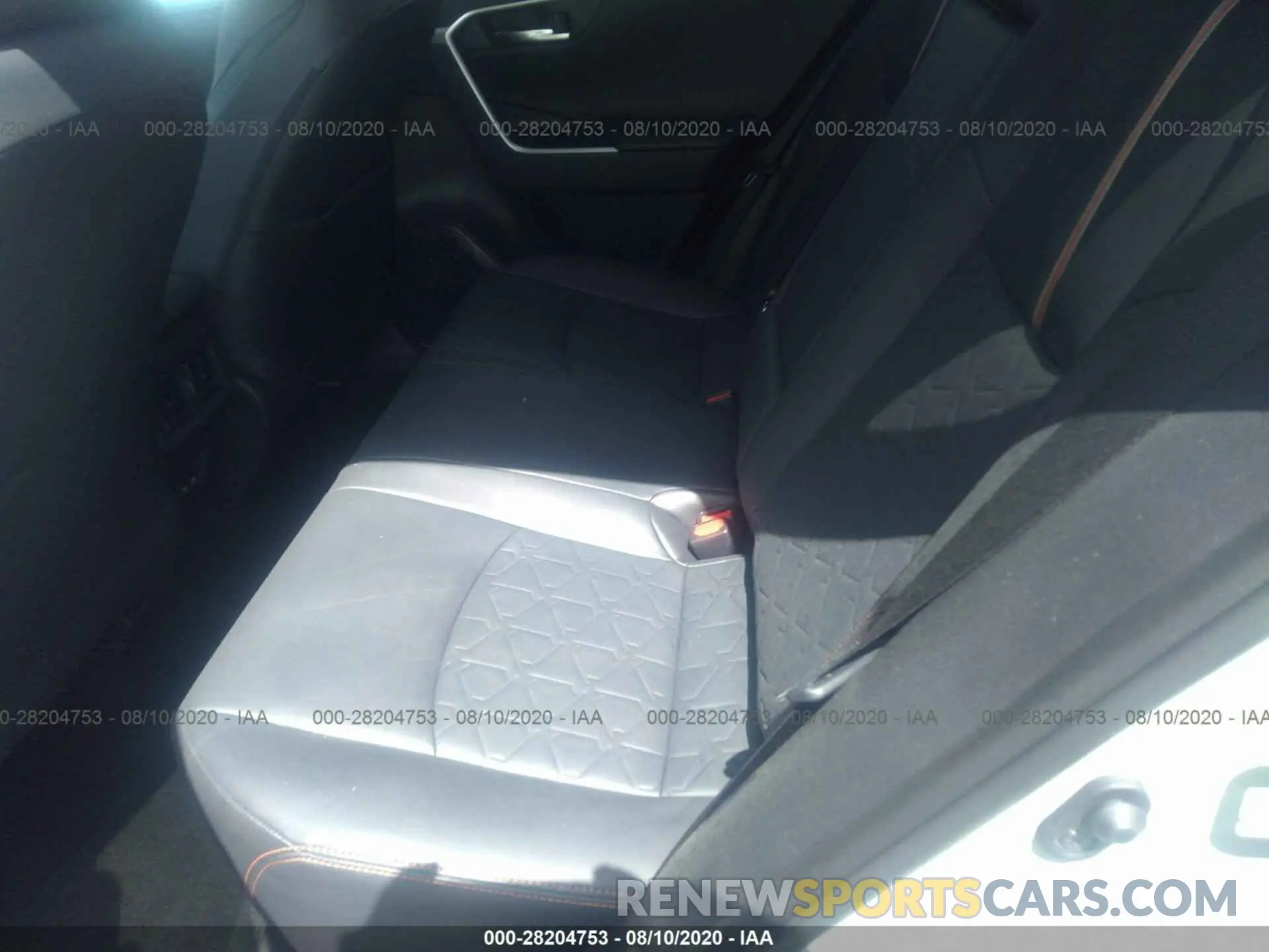 8 Photograph of a damaged car 2T3J1RFV9KW016933 TOYOTA RAV4 2019