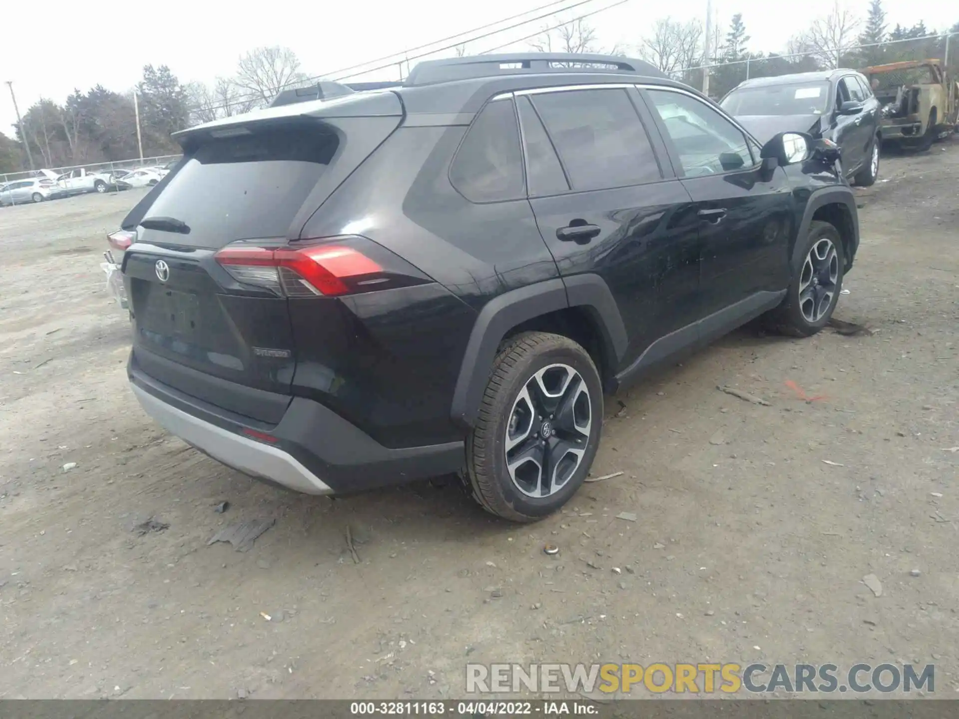 4 Photograph of a damaged car 2T3J1RFV9KW025079 TOYOTA RAV4 2019