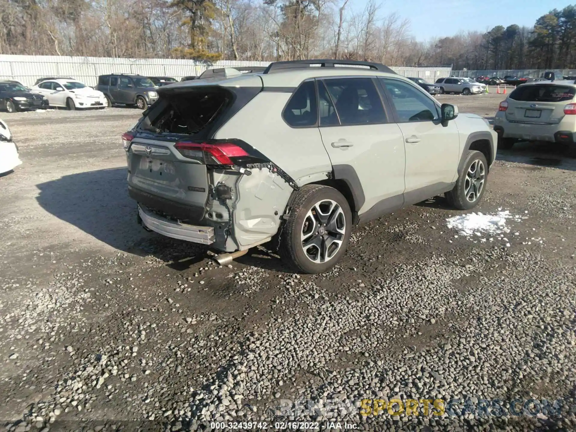 4 Photograph of a damaged car 2T3J1RFV9KW055926 TOYOTA RAV4 2019