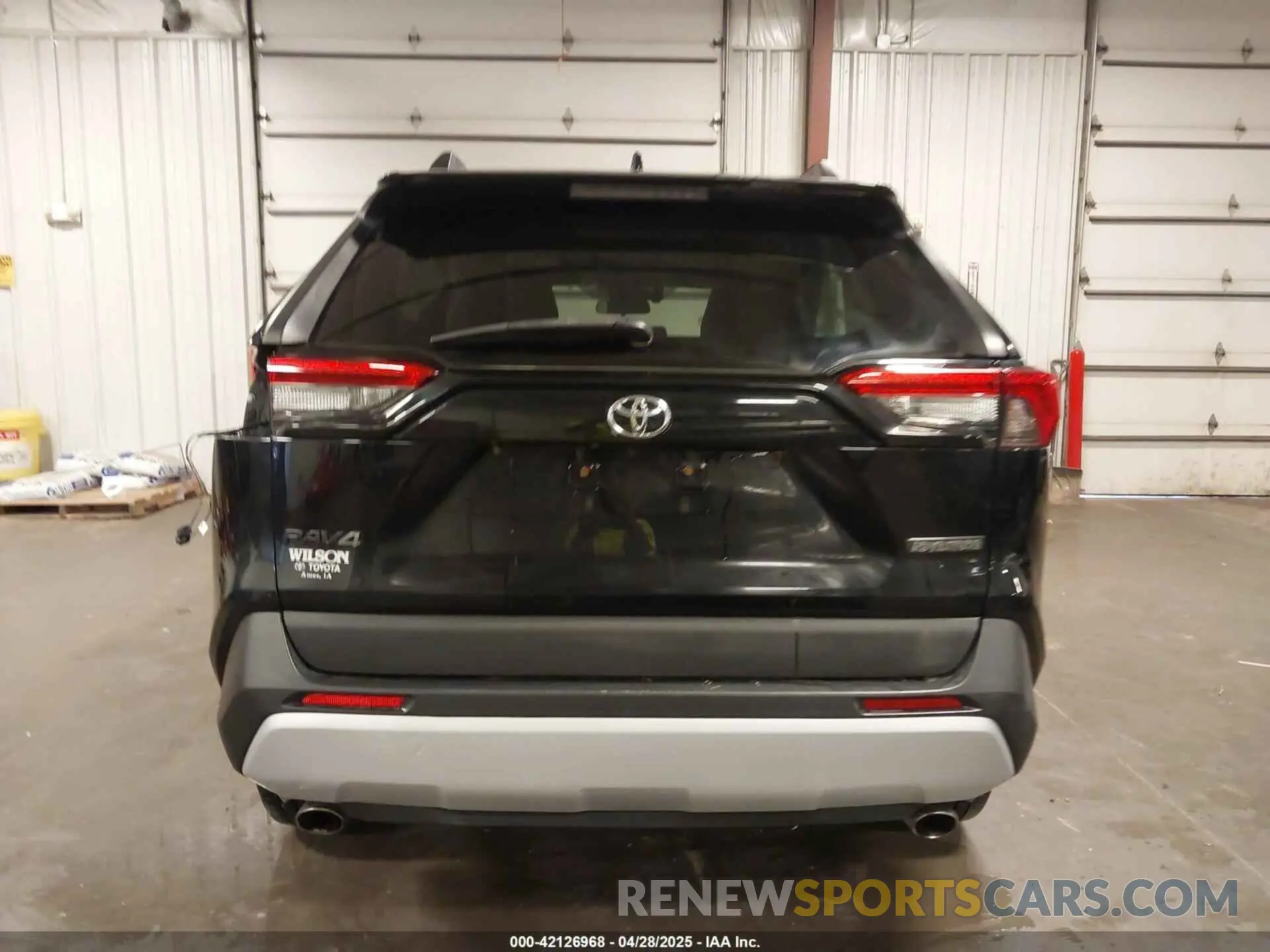 17 Photograph of a damaged car 2T3J1RFVXKC040255 TOYOTA RAV4 2019