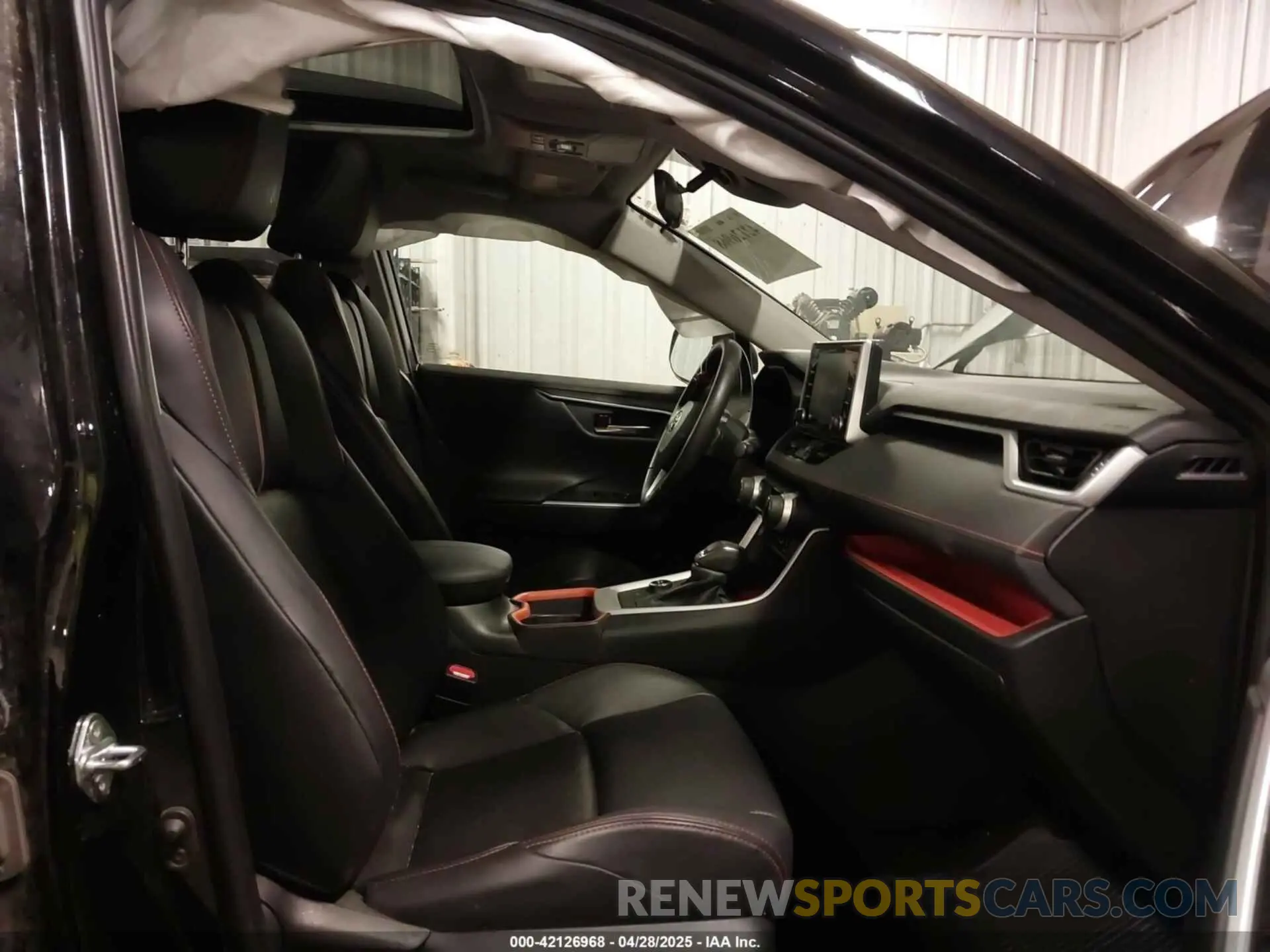 5 Photograph of a damaged car 2T3J1RFVXKC040255 TOYOTA RAV4 2019
