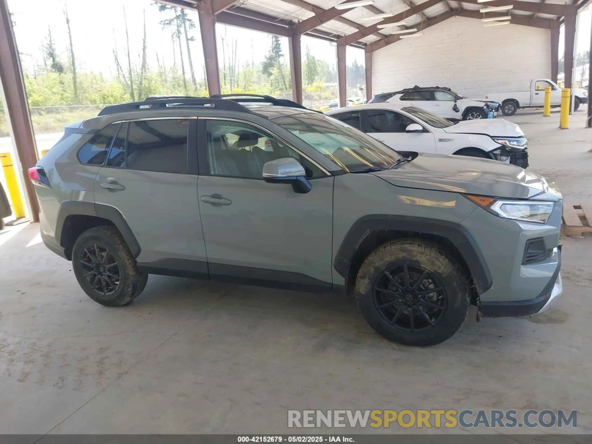 13 Photograph of a damaged car 2T3J1RFVXKW005164 TOYOTA RAV4 2019
