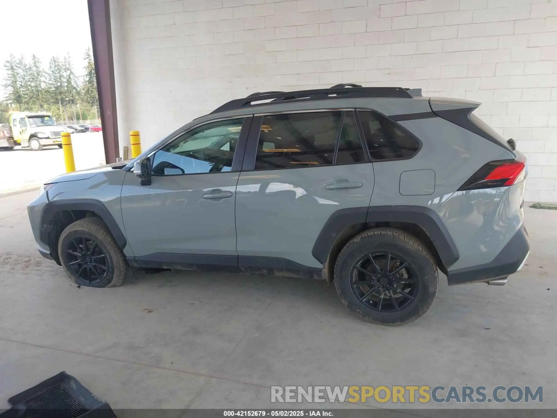 14 Photograph of a damaged car 2T3J1RFVXKW005164 TOYOTA RAV4 2019