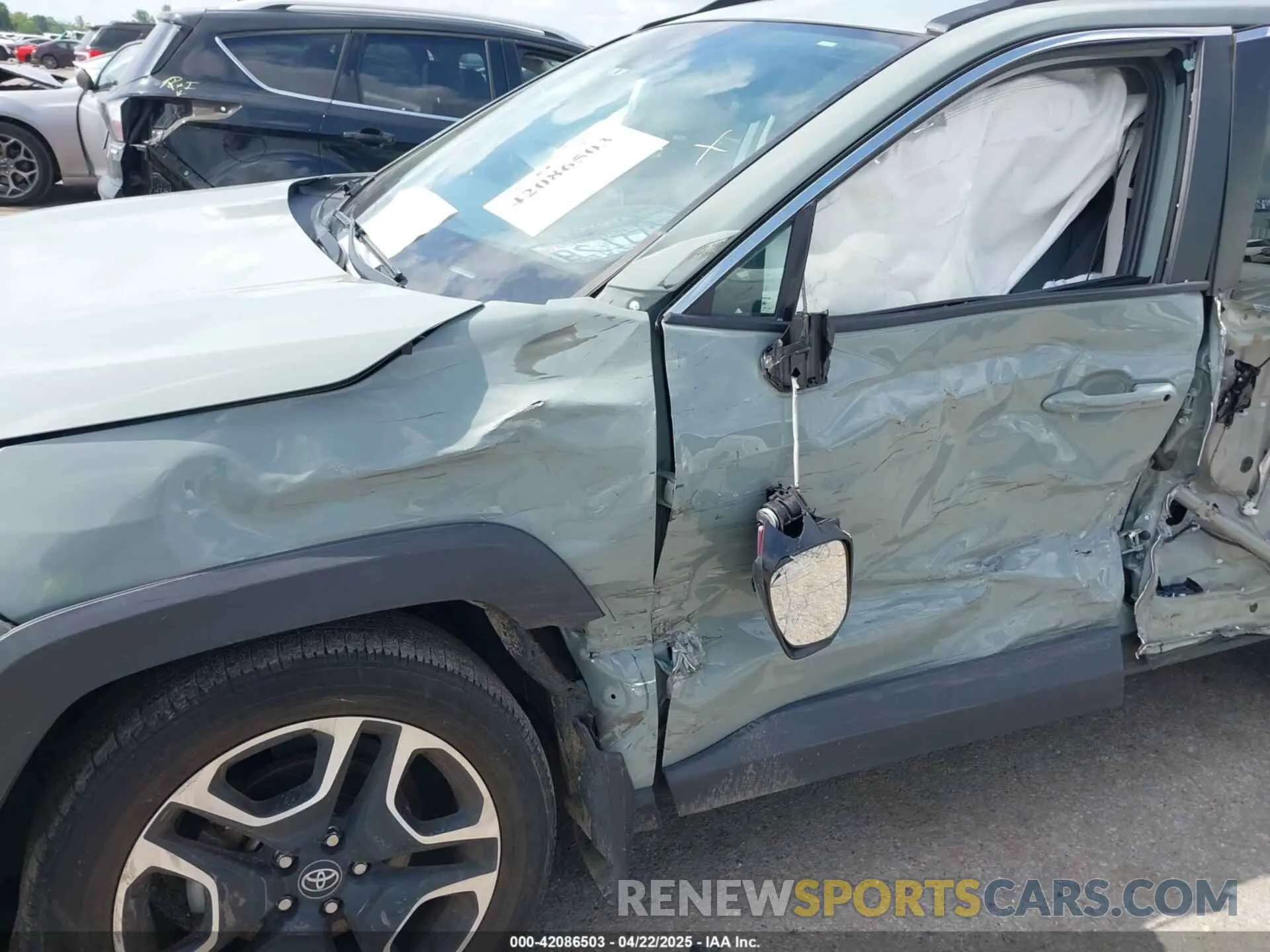 16 Photograph of a damaged car 2T3J1RFVXKW026905 TOYOTA RAV4 2019