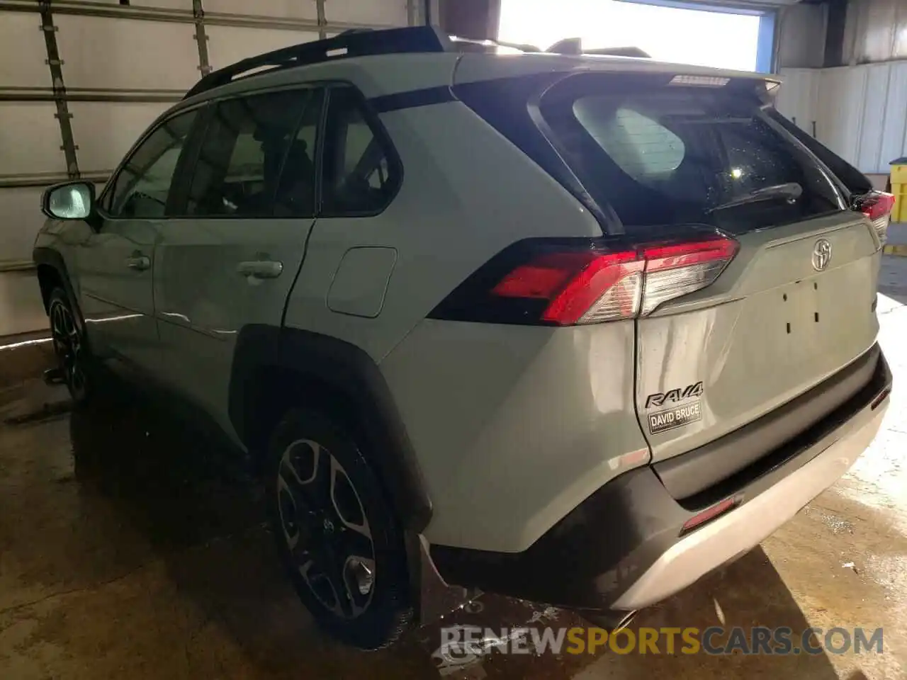 3 Photograph of a damaged car 2T3J1RFVXKW037337 TOYOTA RAV4 2019