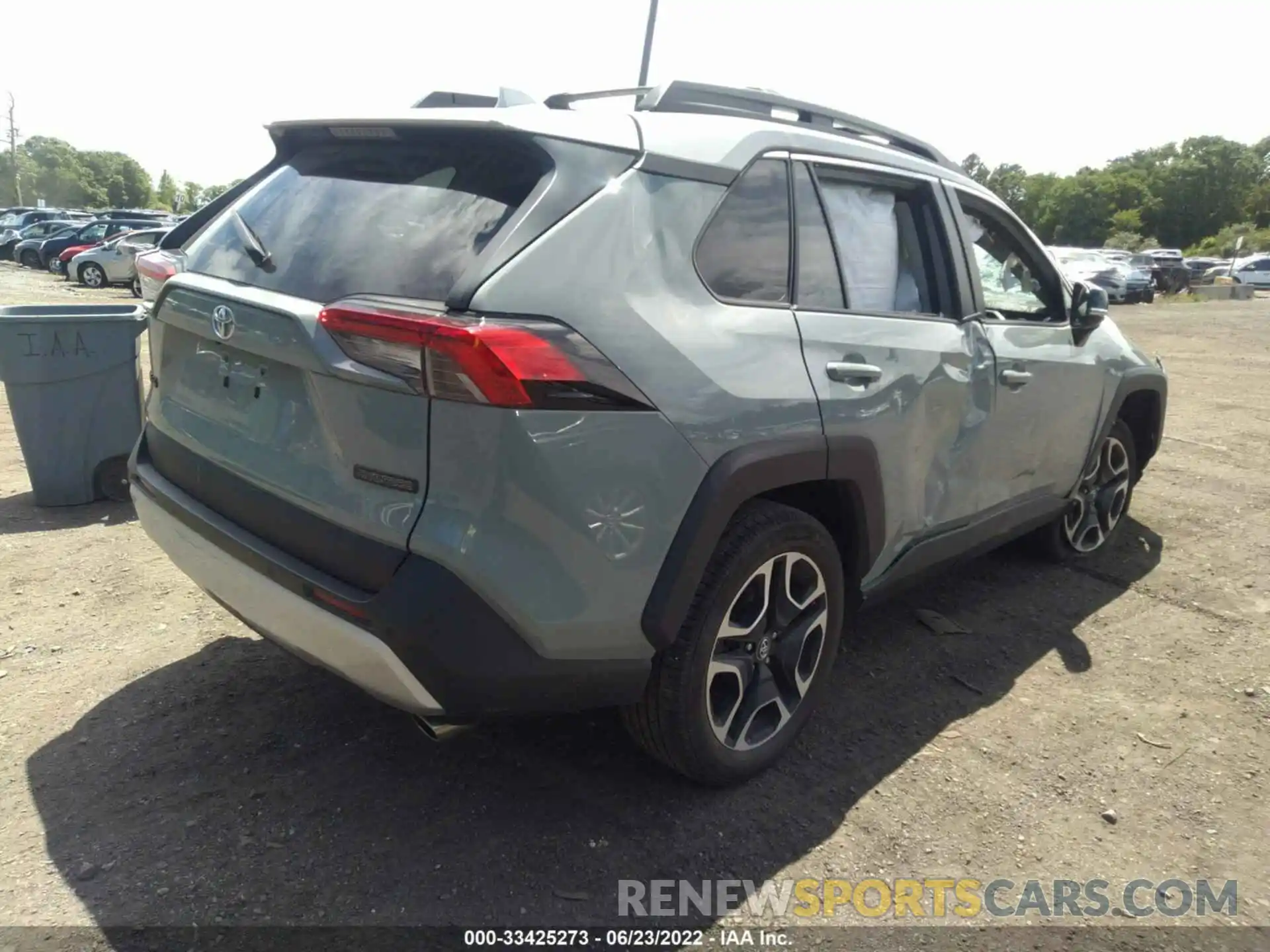 4 Photograph of a damaged car 2T3J1RFVXKW046653 TOYOTA RAV4 2019