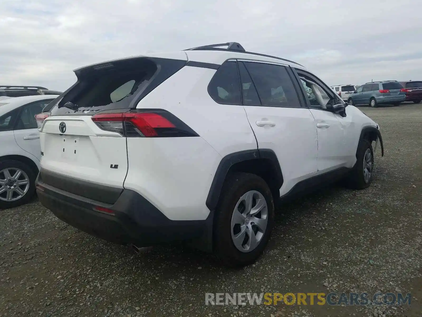 4 Photograph of a damaged car 2T3K1RFV0KW031003 TOYOTA RAV4 2019