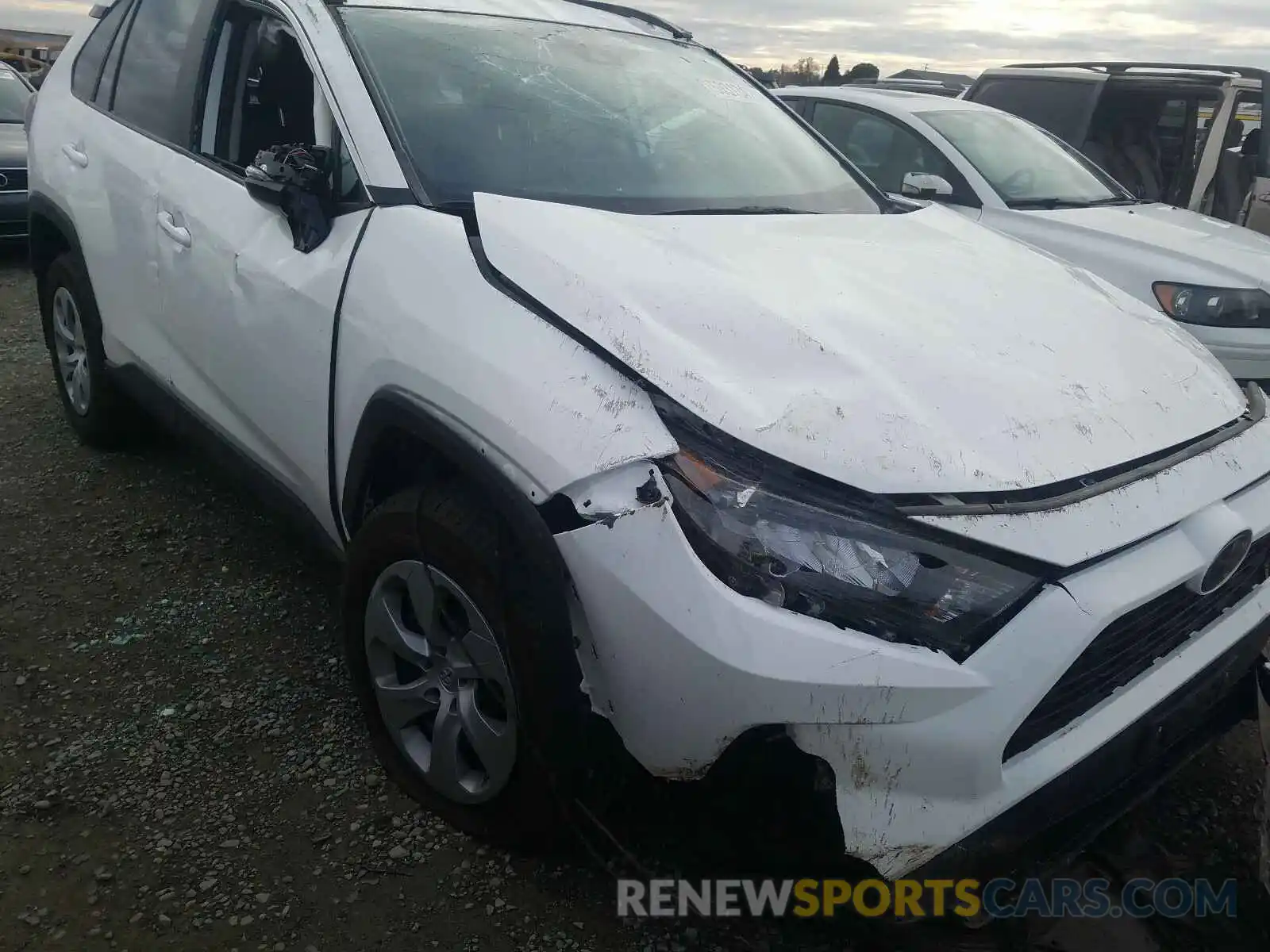 9 Photograph of a damaged car 2T3K1RFV0KW031003 TOYOTA RAV4 2019