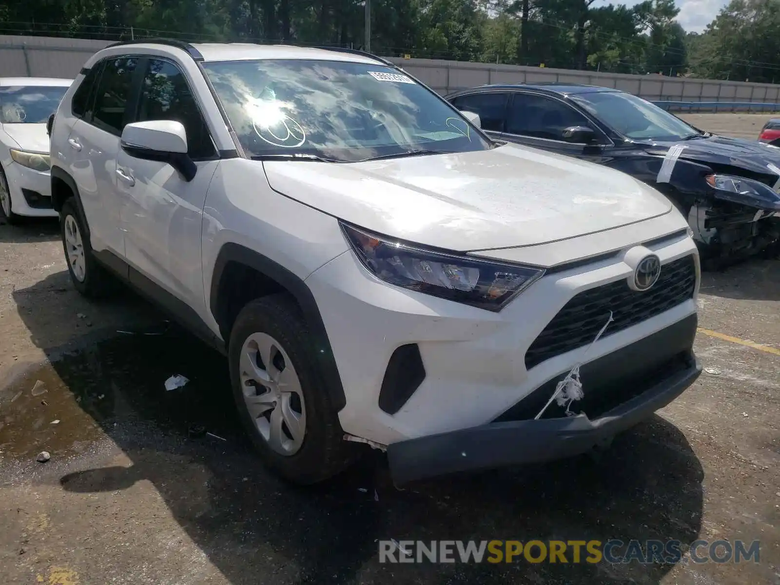 1 Photograph of a damaged car 2T3K1RFV0KW042910 TOYOTA RAV4 2019