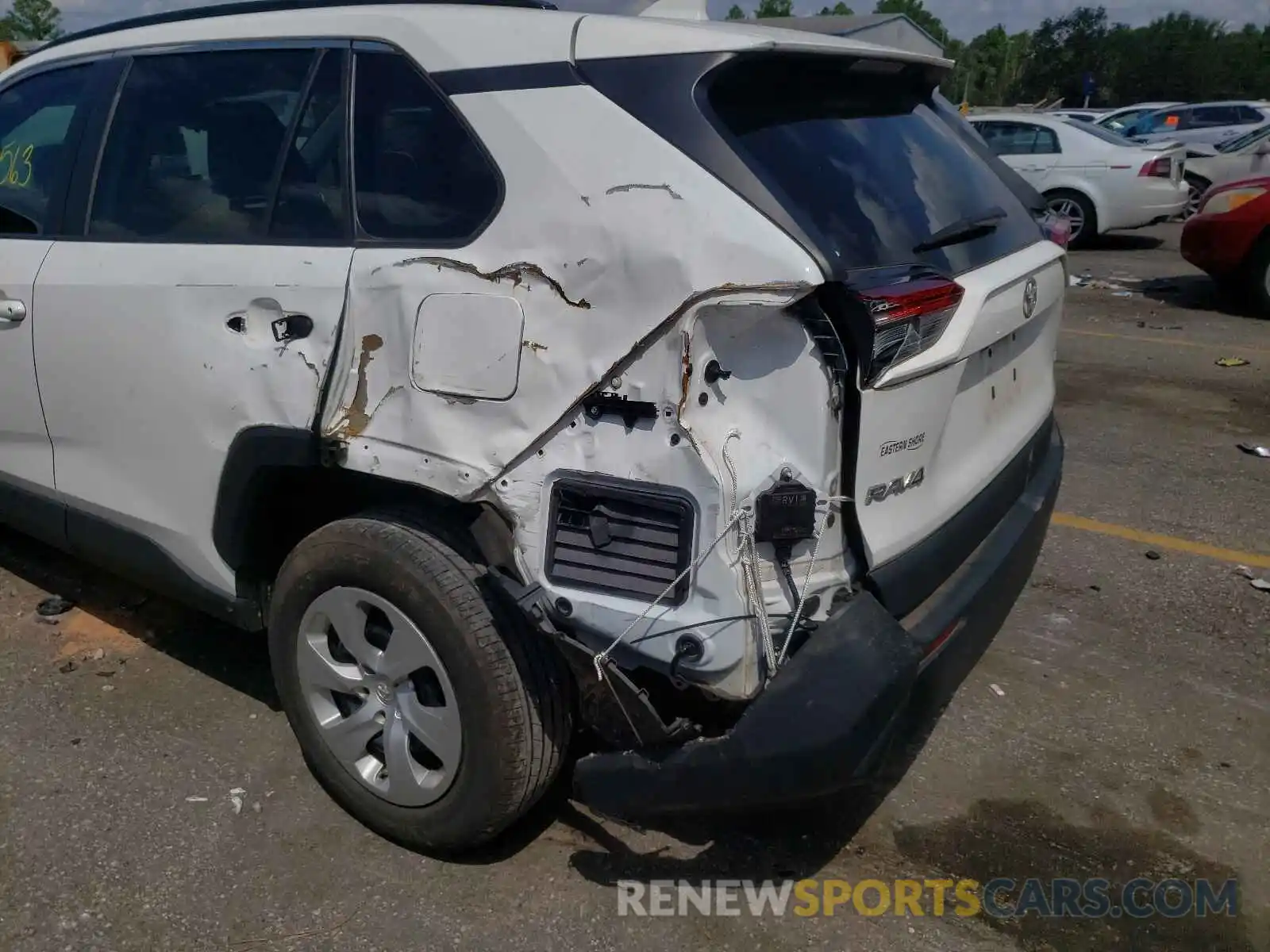 9 Photograph of a damaged car 2T3K1RFV0KW042910 TOYOTA RAV4 2019