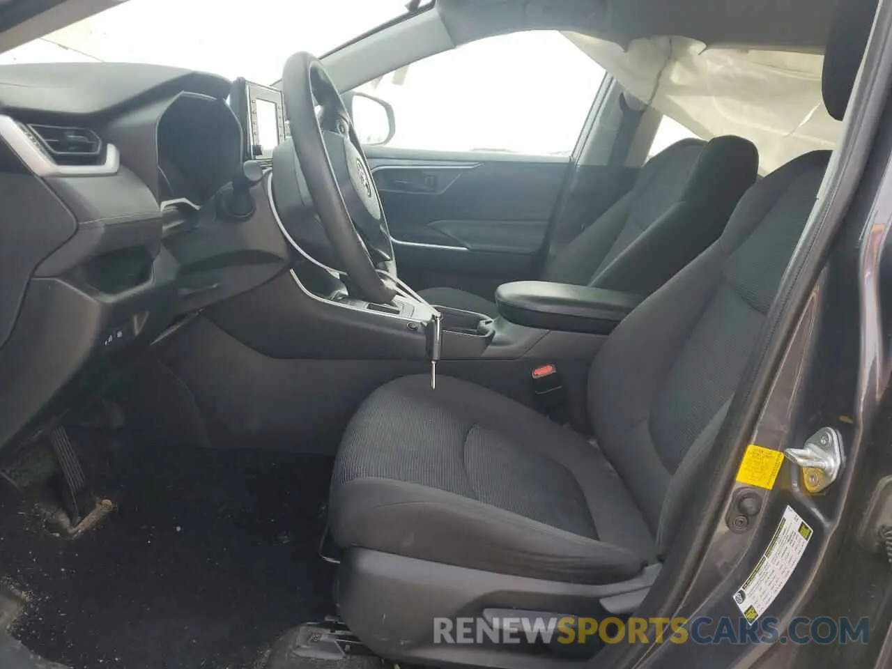 7 Photograph of a damaged car 2T3K1RFV0KW054264 TOYOTA RAV4 2019