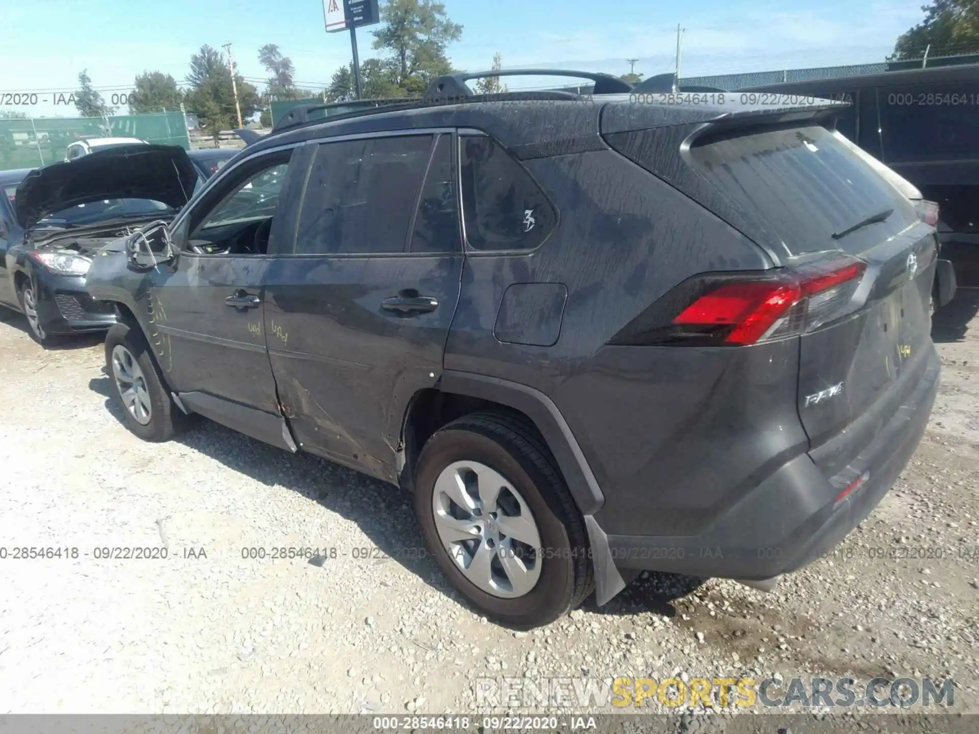 3 Photograph of a damaged car 2T3K1RFV1KW030426 TOYOTA RAV4 2019