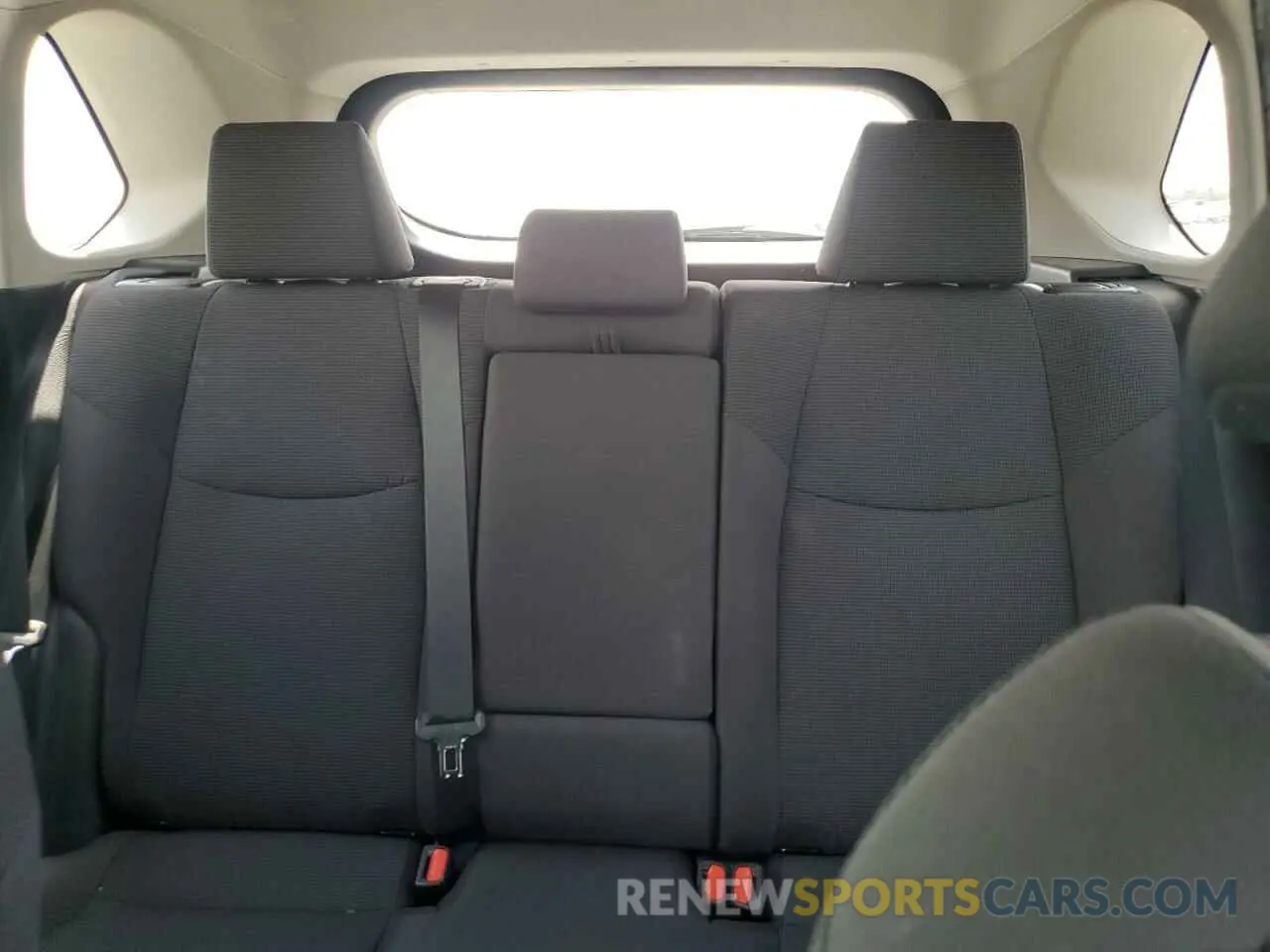 10 Photograph of a damaged car 2T3K1RFV2KC024930 TOYOTA RAV4 2019