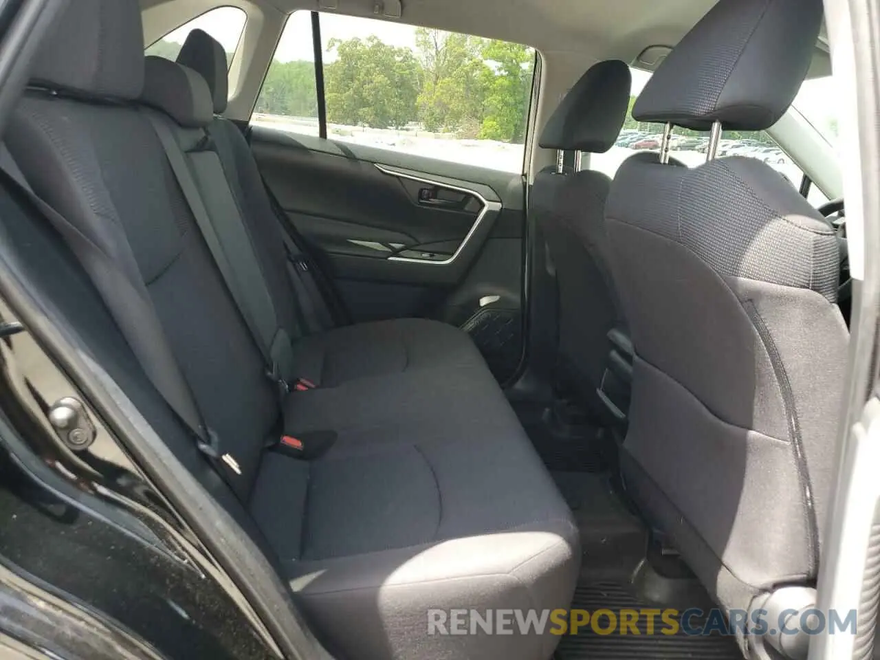 11 Photograph of a damaged car 2T3K1RFV2KC024930 TOYOTA RAV4 2019