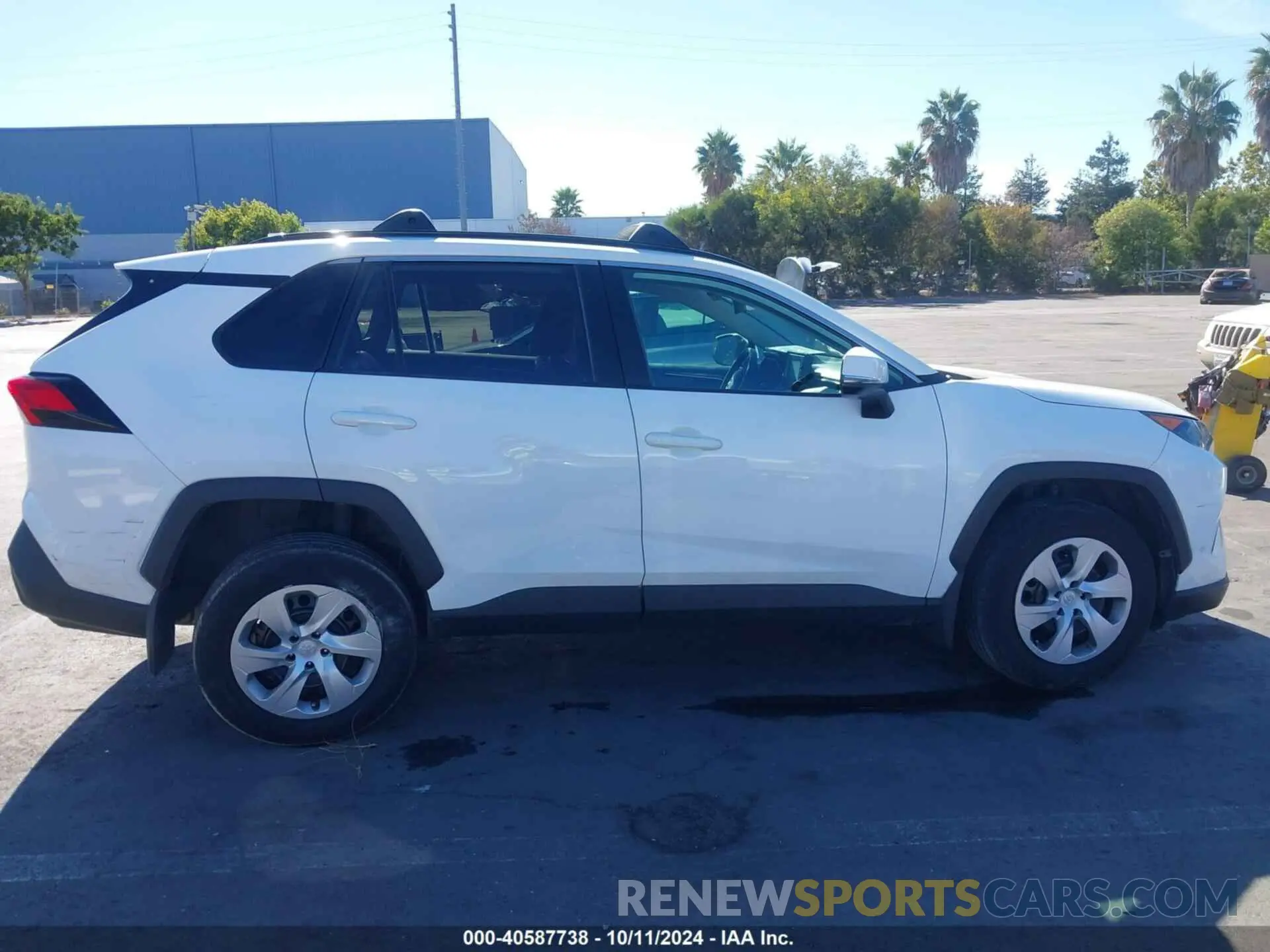 13 Photograph of a damaged car 2T3K1RFV2KW028748 TOYOTA RAV4 2019