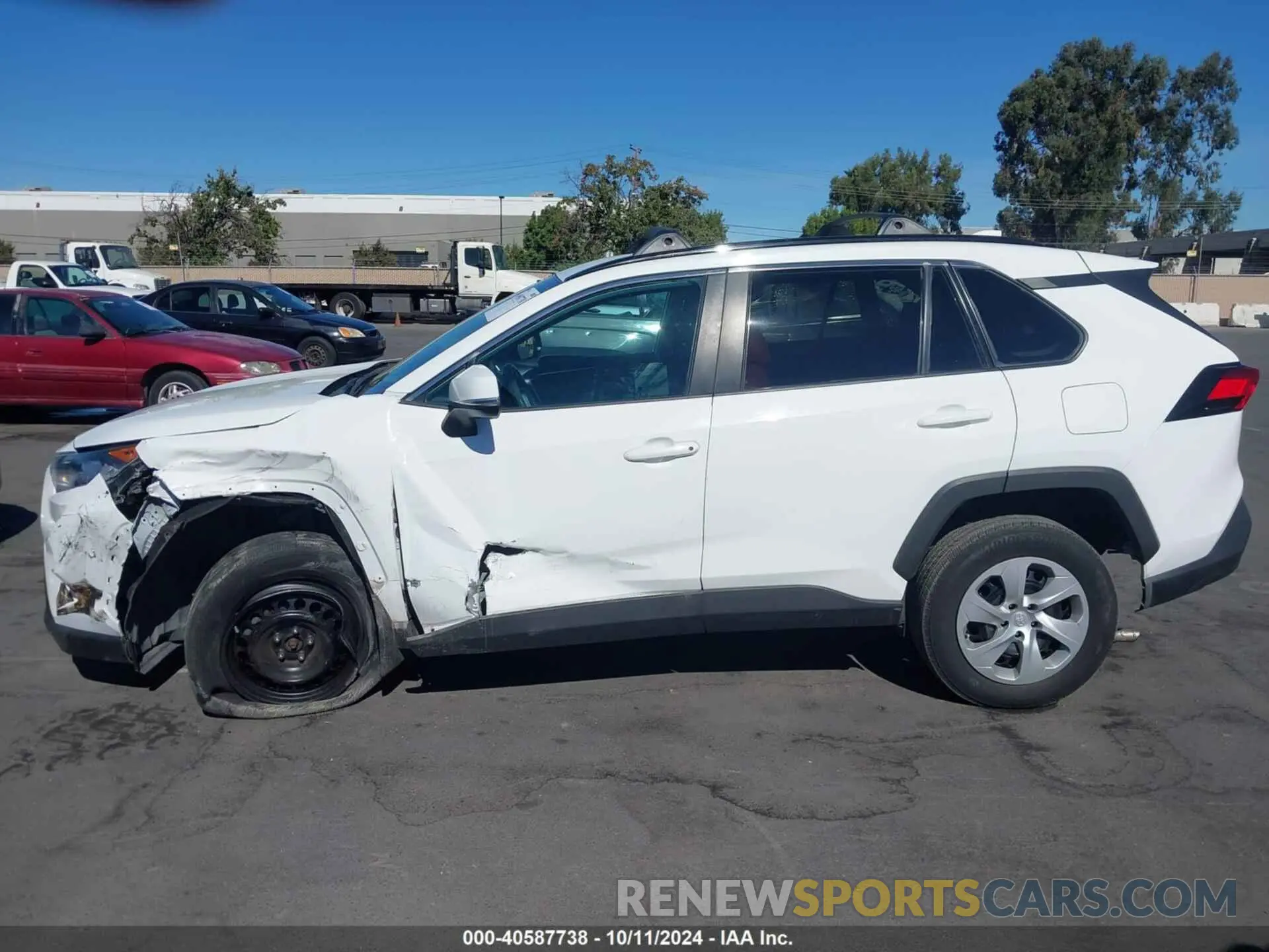 14 Photograph of a damaged car 2T3K1RFV2KW028748 TOYOTA RAV4 2019
