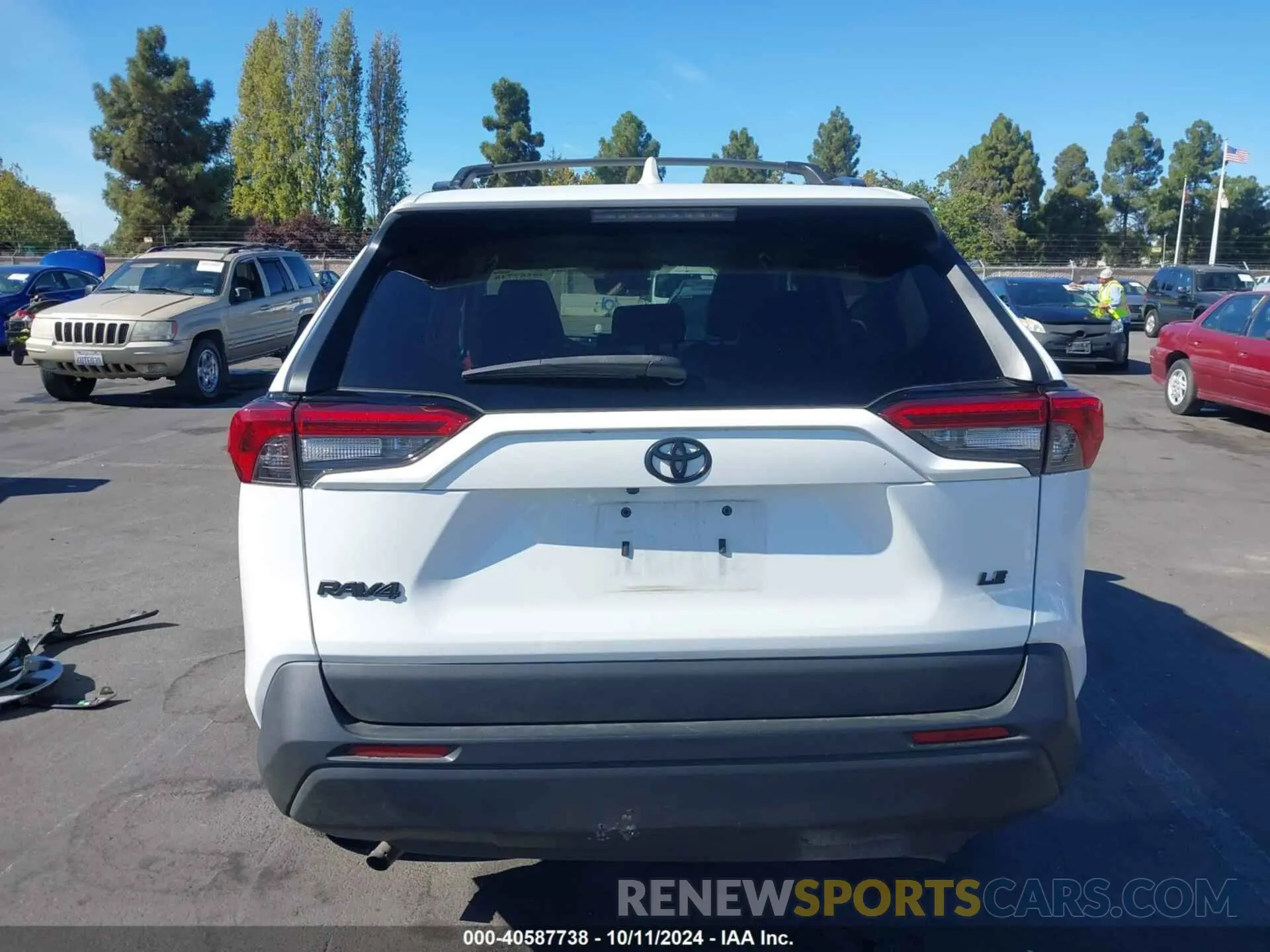 16 Photograph of a damaged car 2T3K1RFV2KW028748 TOYOTA RAV4 2019