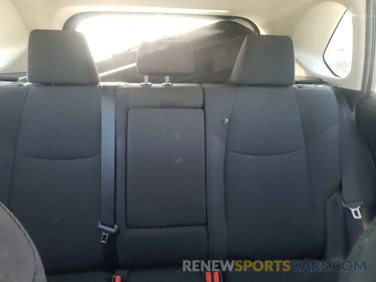 10 Photograph of a damaged car 2T3K1RFV2KW036400 TOYOTA RAV4 2019