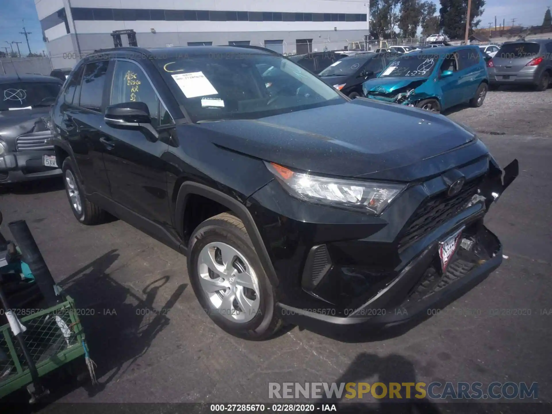 1 Photograph of a damaged car 2T3K1RFV2KW052757 TOYOTA RAV4 2019