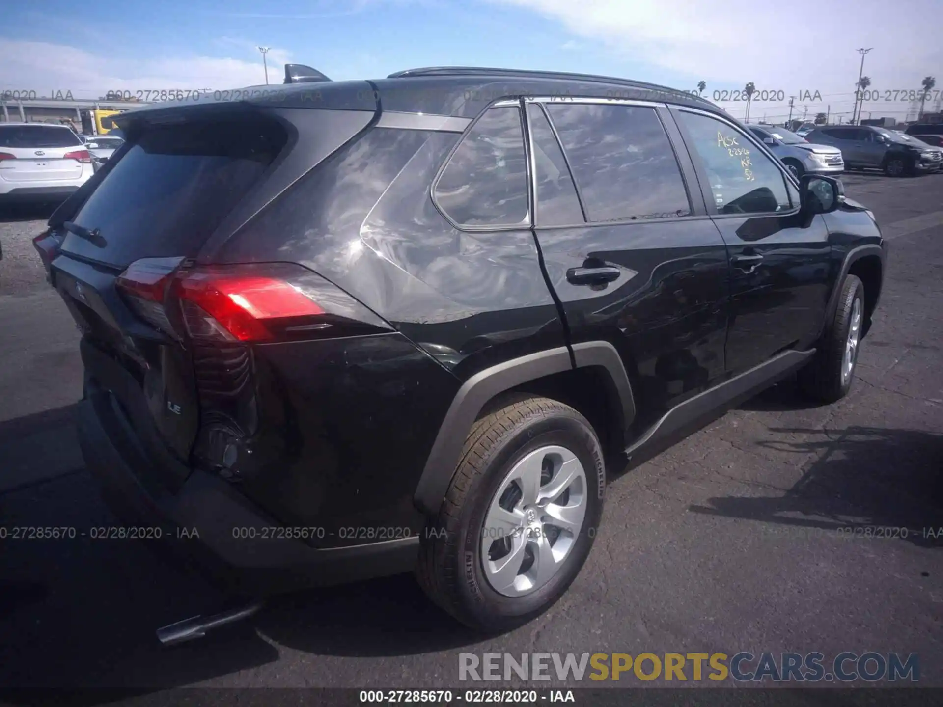 4 Photograph of a damaged car 2T3K1RFV2KW052757 TOYOTA RAV4 2019