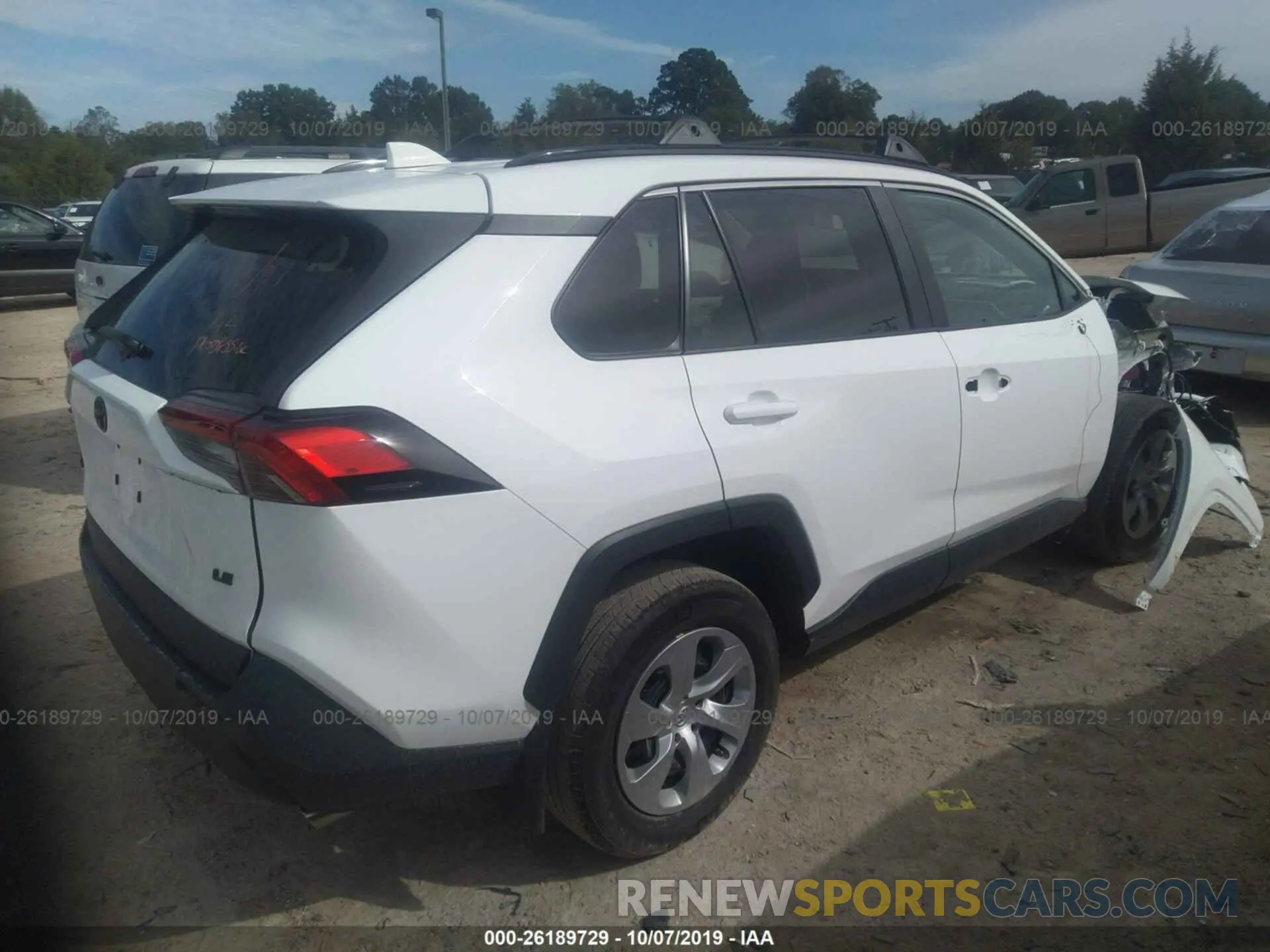 4 Photograph of a damaged car 2T3K1RFV3KW018052 TOYOTA RAV4 2019