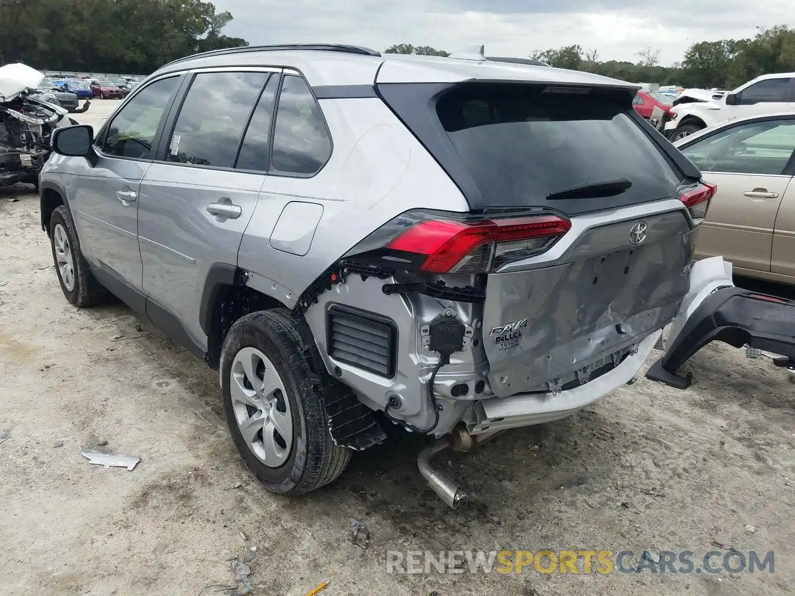 3 Photograph of a damaged car 2T3K1RFV3KW040066 TOYOTA RAV4 2019