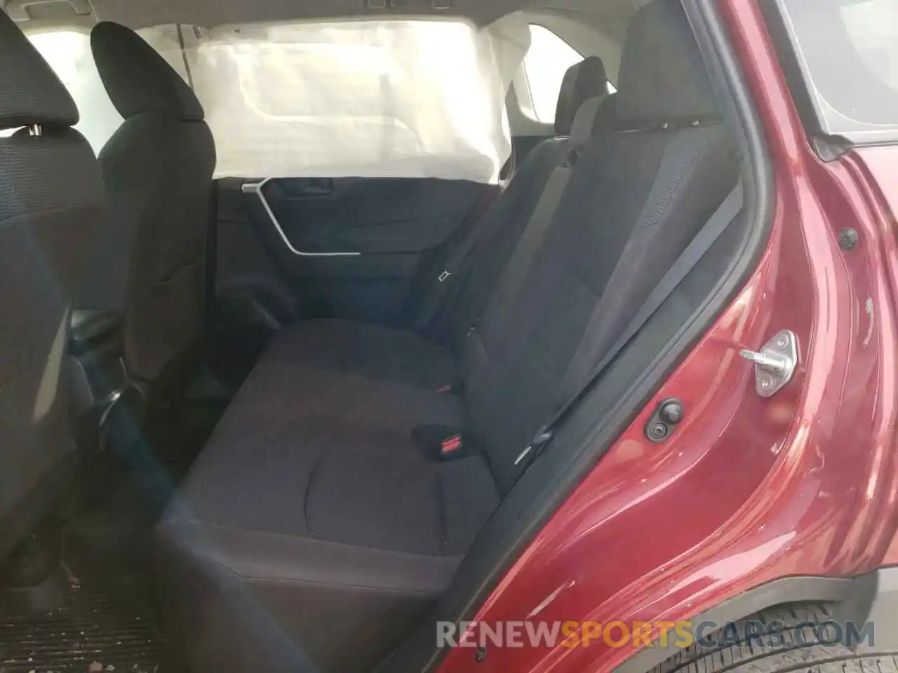 6 Photograph of a damaged car 2T3K1RFV5KW003052 TOYOTA RAV4 2019