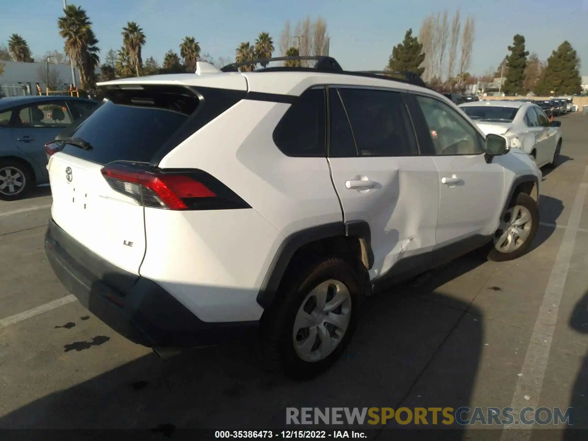 4 Photograph of a damaged car 2T3K1RFV5KW028730 TOYOTA RAV4 2019