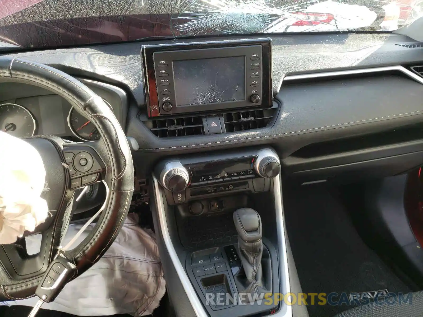 9 Photograph of a damaged car 2T3K1RFV5KW046595 TOYOTA RAV4 2019