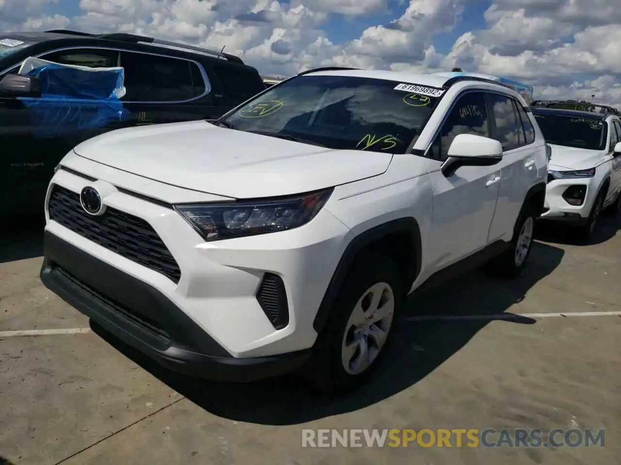 2 Photograph of a damaged car 2T3K1RFV6KW037632 TOYOTA RAV4 2019