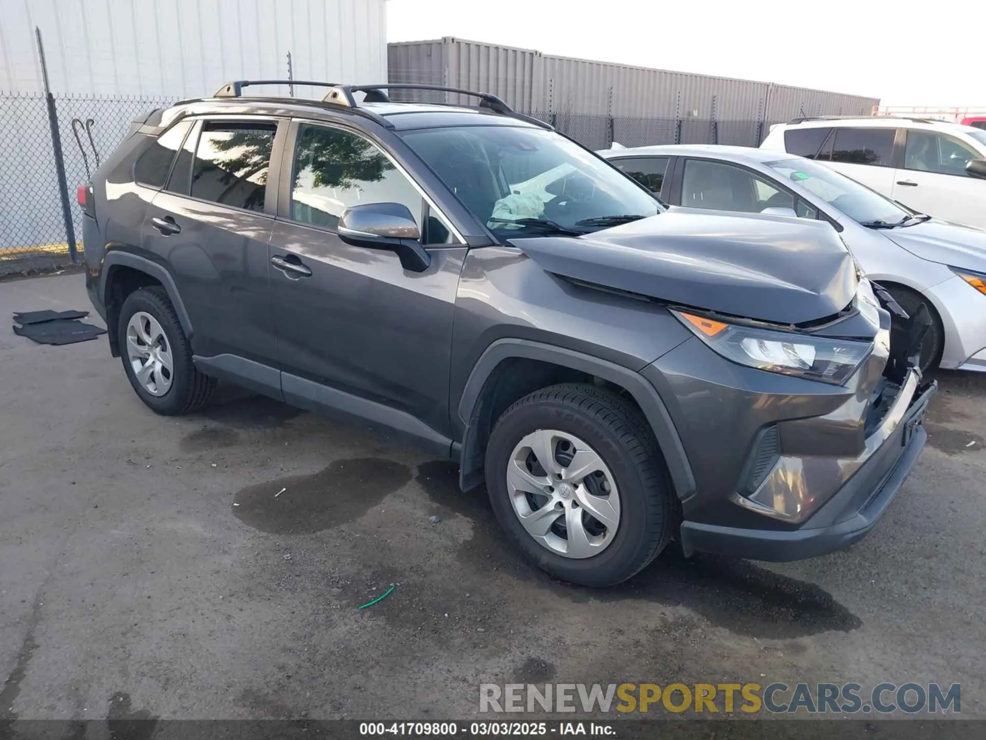 1 Photograph of a damaged car 2T3K1RFV6KW043754 TOYOTA RAV4 2019