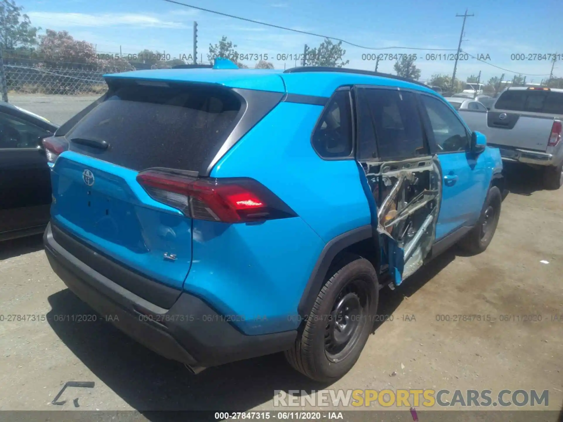 4 Photograph of a damaged car 2T3K1RFV7KC010182 TOYOTA RAV4 2019