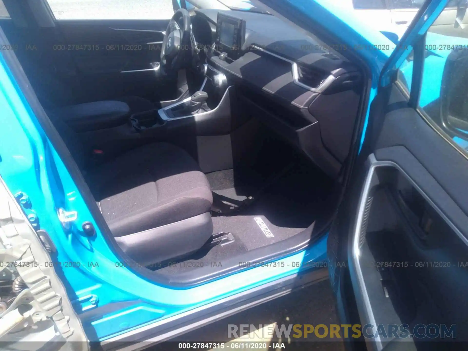 5 Photograph of a damaged car 2T3K1RFV7KC010182 TOYOTA RAV4 2019