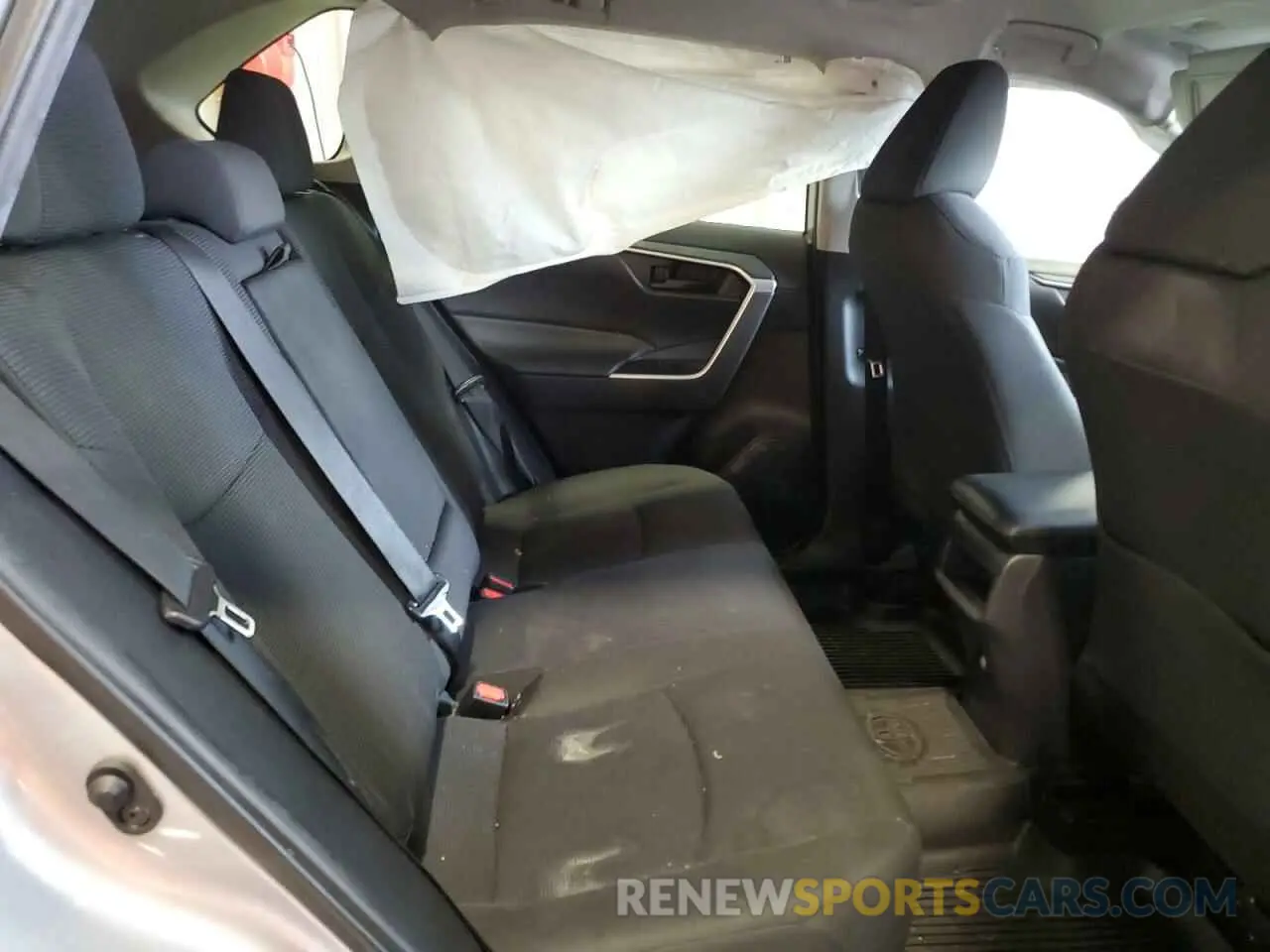 11 Photograph of a damaged car 2T3K1RFV7KC018766 TOYOTA RAV4 2019