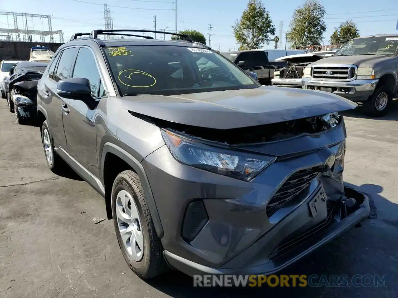 1 Photograph of a damaged car 2T3K1RFV8KW043772 TOYOTA RAV4 2019