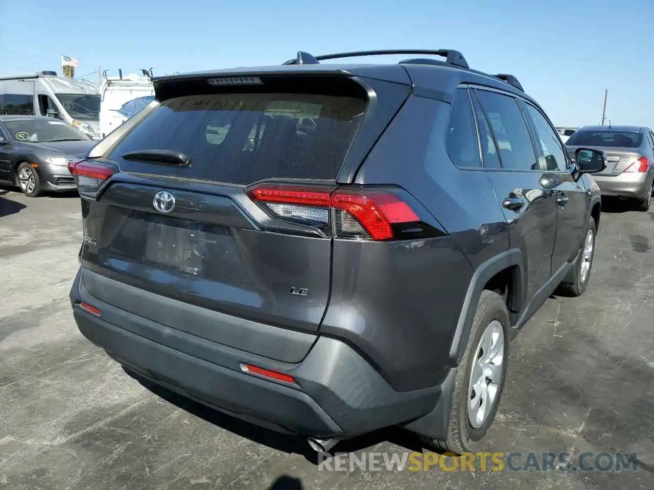 4 Photograph of a damaged car 2T3K1RFV8KW043772 TOYOTA RAV4 2019