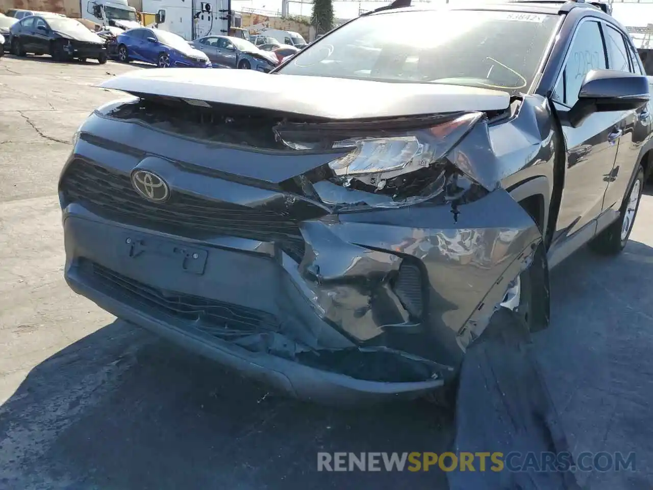 9 Photograph of a damaged car 2T3K1RFV8KW043772 TOYOTA RAV4 2019