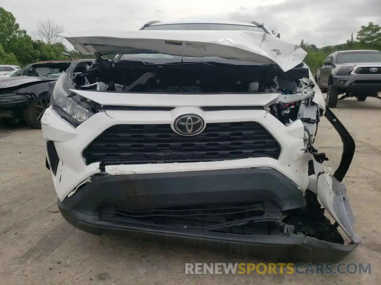 9 Photograph of a damaged car 2T3K1RFV8KW048681 TOYOTA RAV4 2019