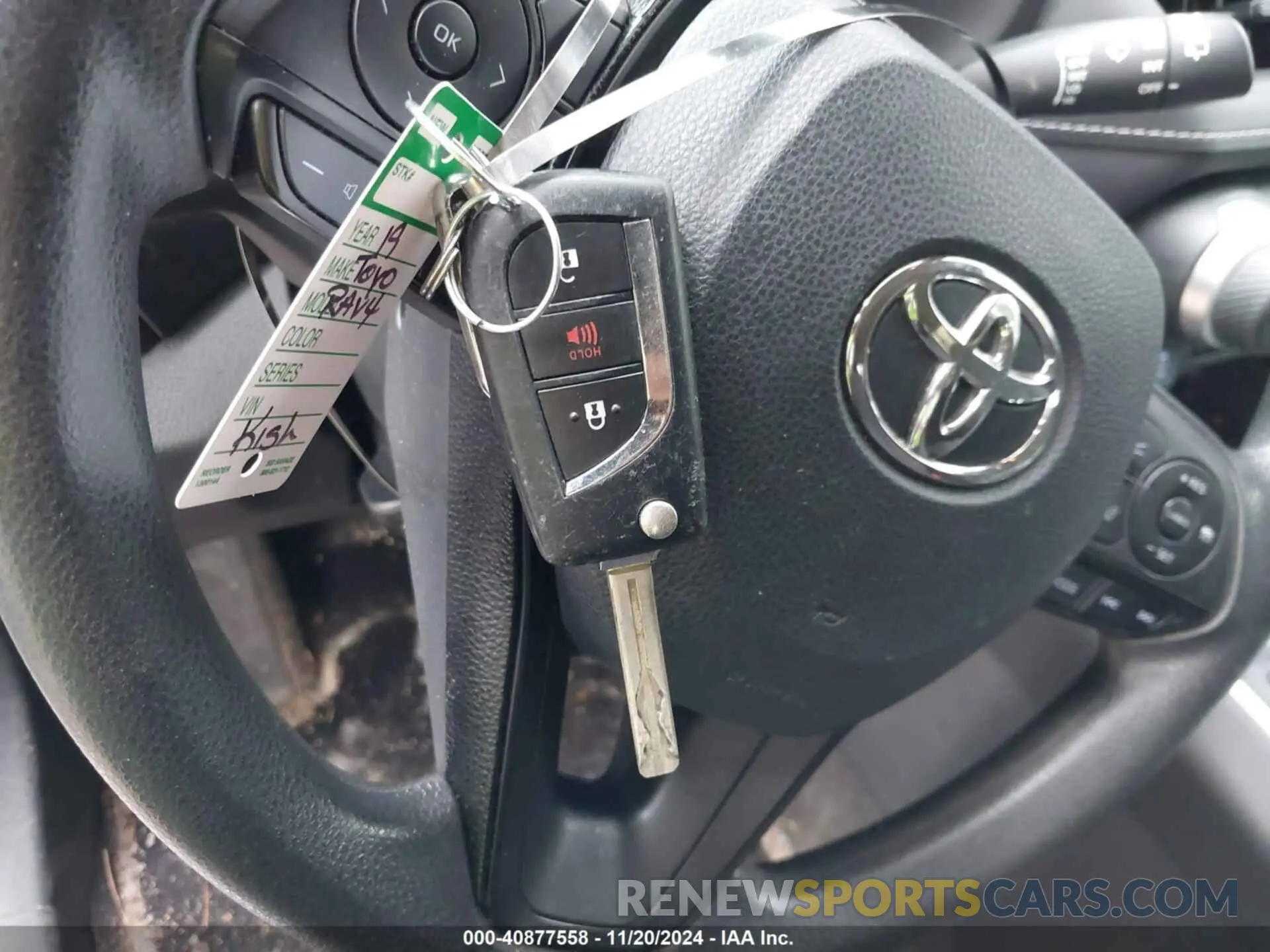 11 Photograph of a damaged car 2T3K1RFV9KW034899 TOYOTA RAV4 2019