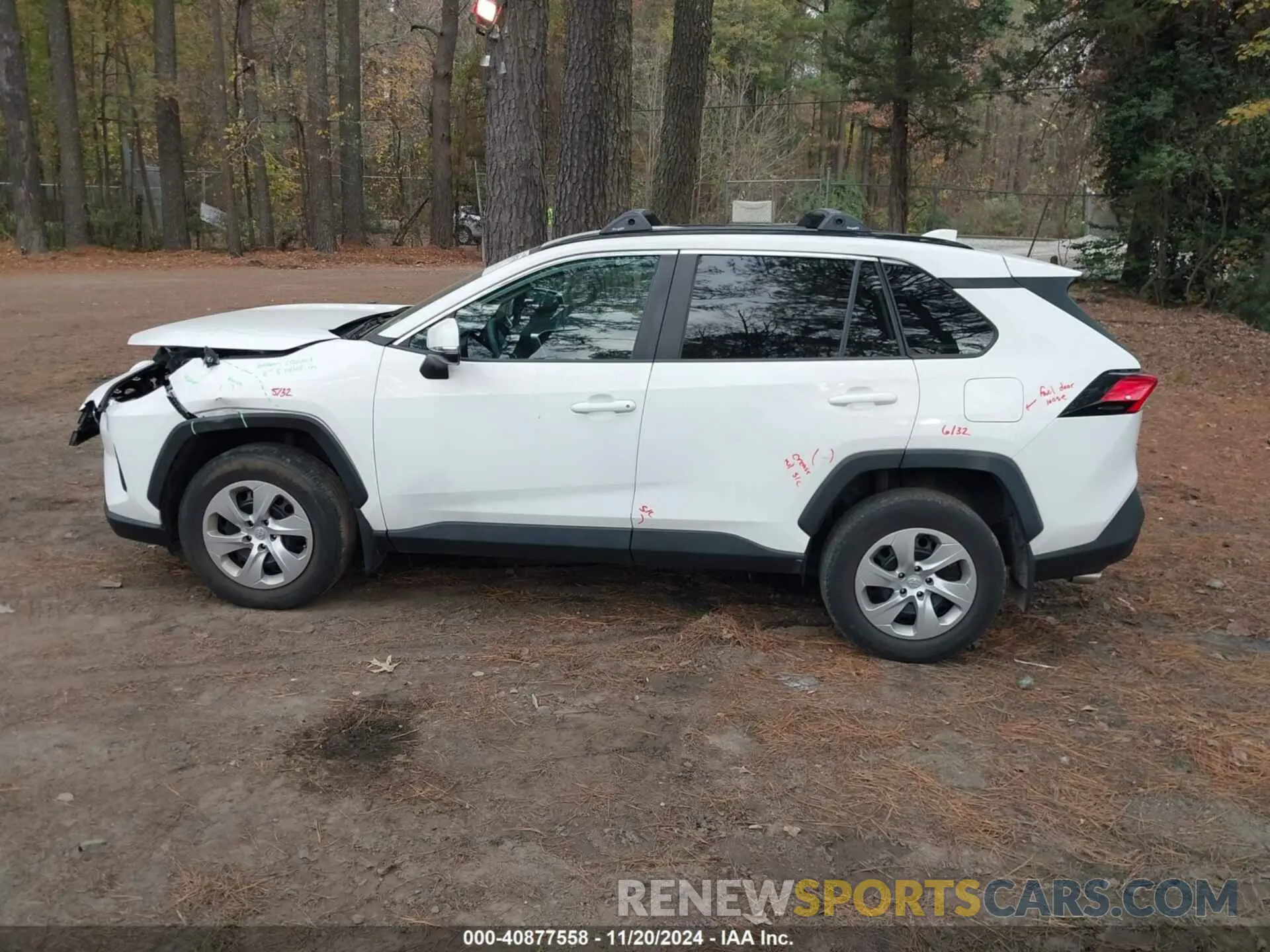 15 Photograph of a damaged car 2T3K1RFV9KW034899 TOYOTA RAV4 2019