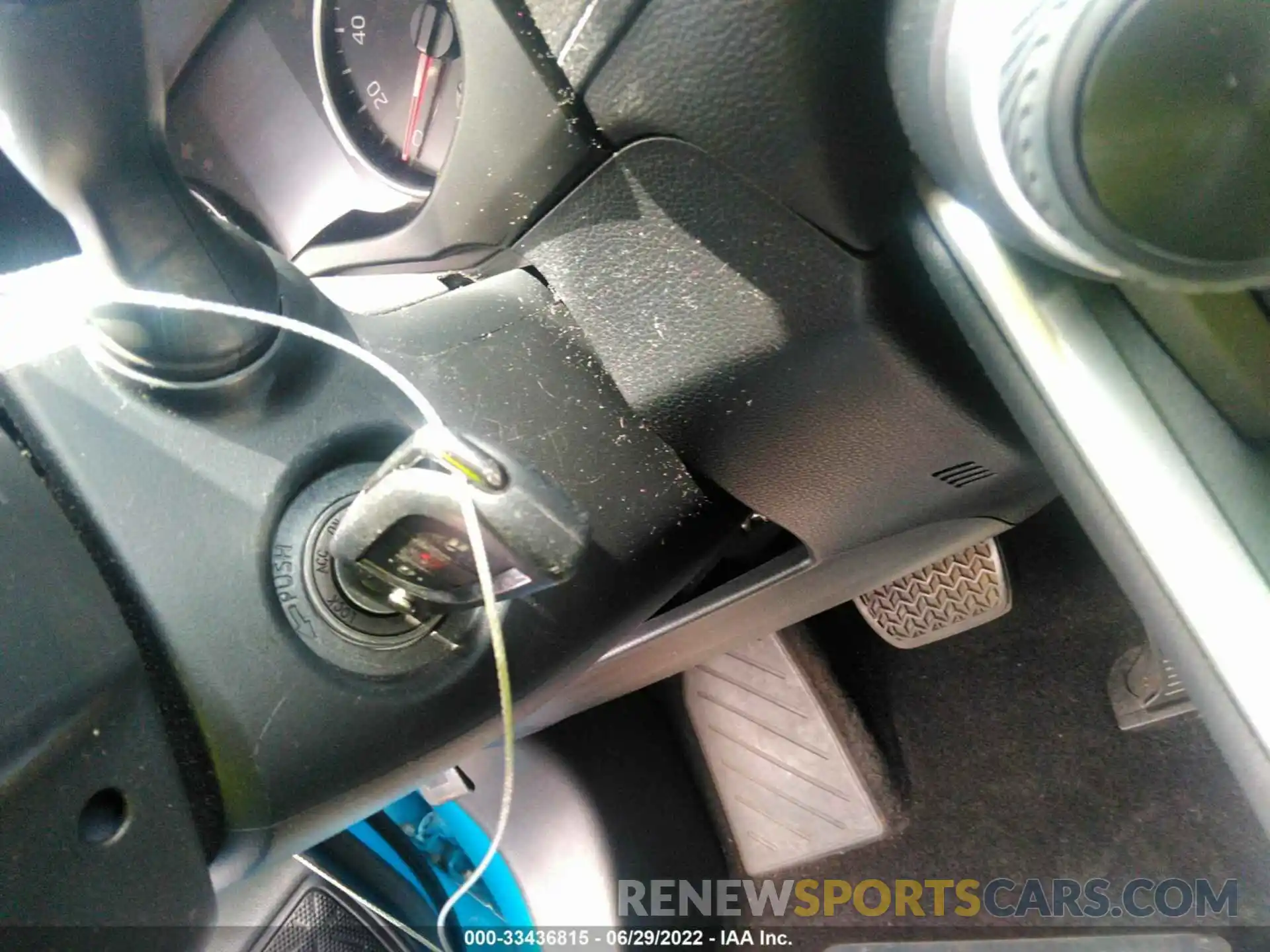 11 Photograph of a damaged car 2T3K1RFV9KW041383 TOYOTA RAV4 2019