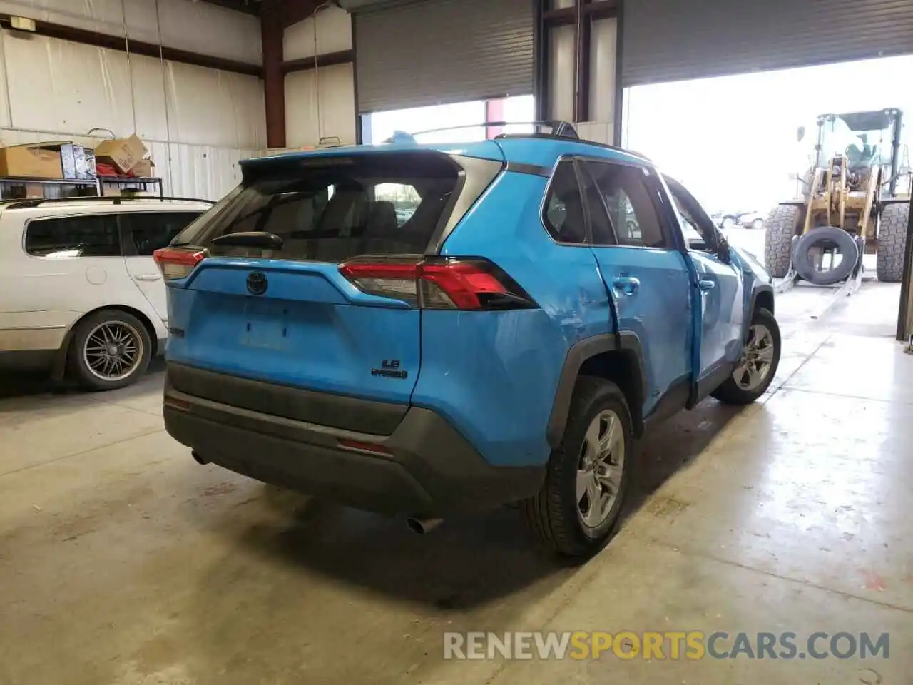 4 Photograph of a damaged car 2T3LWRFV0KW045408 TOYOTA RAV4 2019