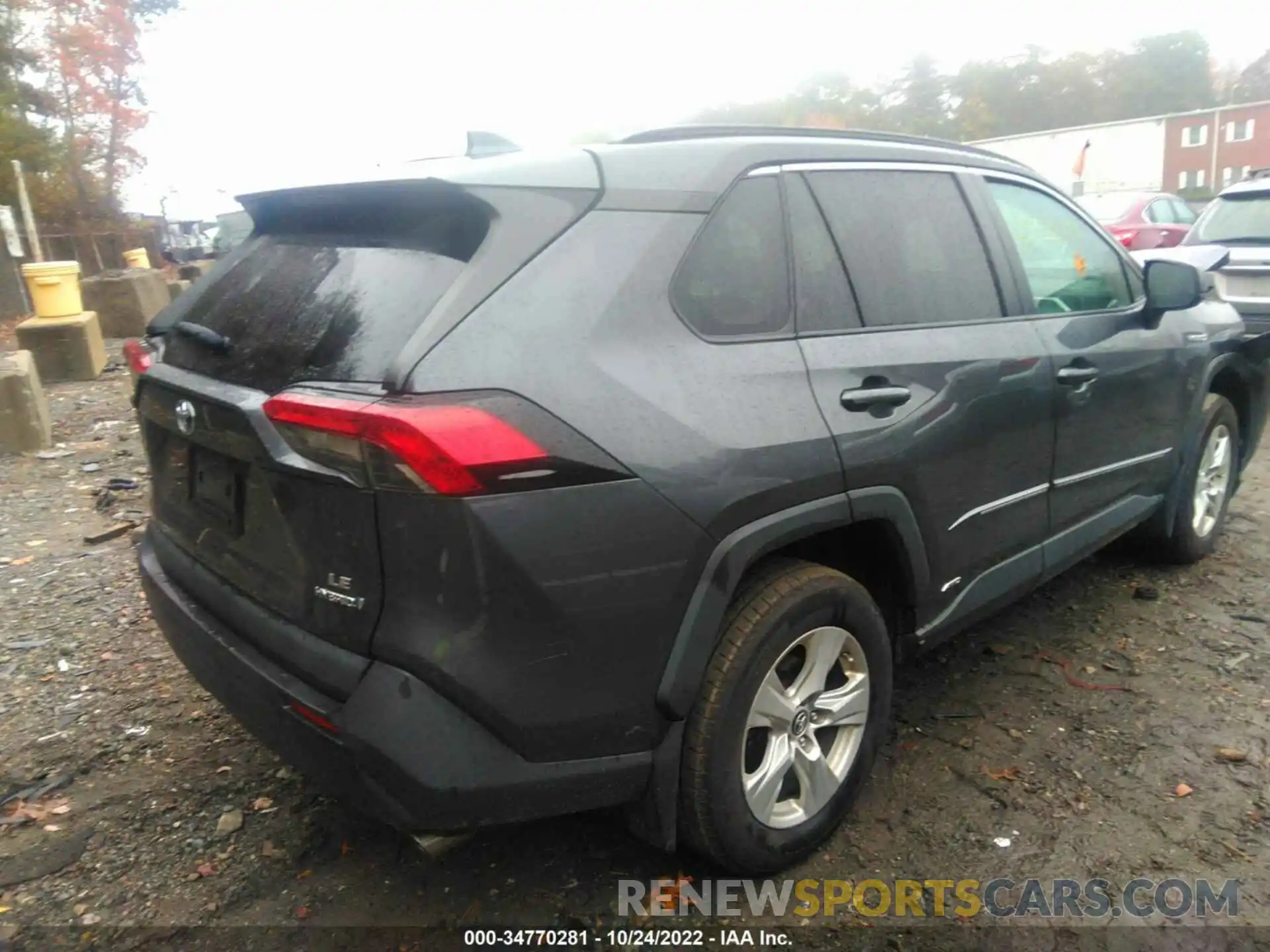 4 Photograph of a damaged car 2T3LWRFV1KW011266 TOYOTA RAV4 2019