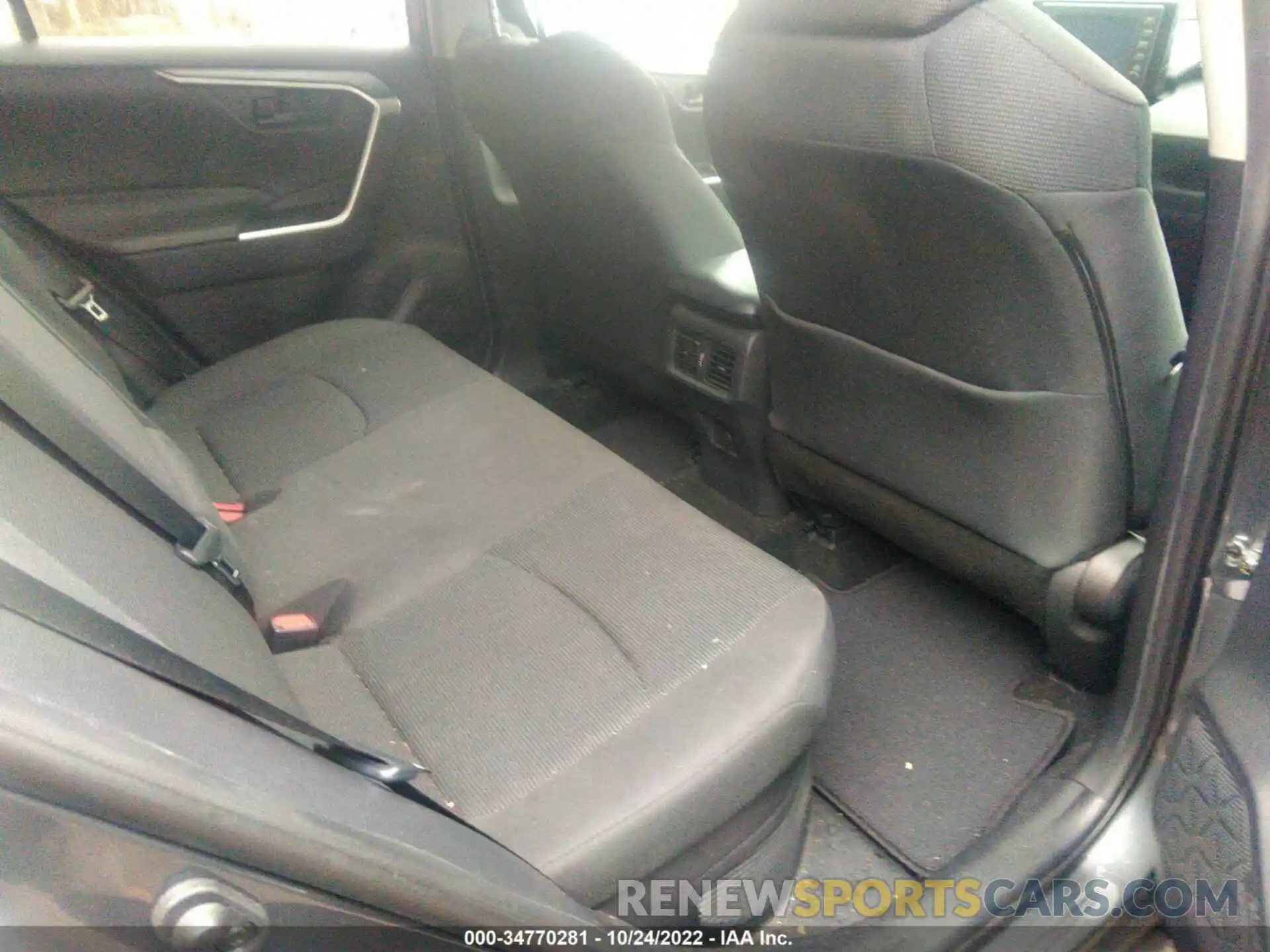 8 Photograph of a damaged car 2T3LWRFV1KW011266 TOYOTA RAV4 2019