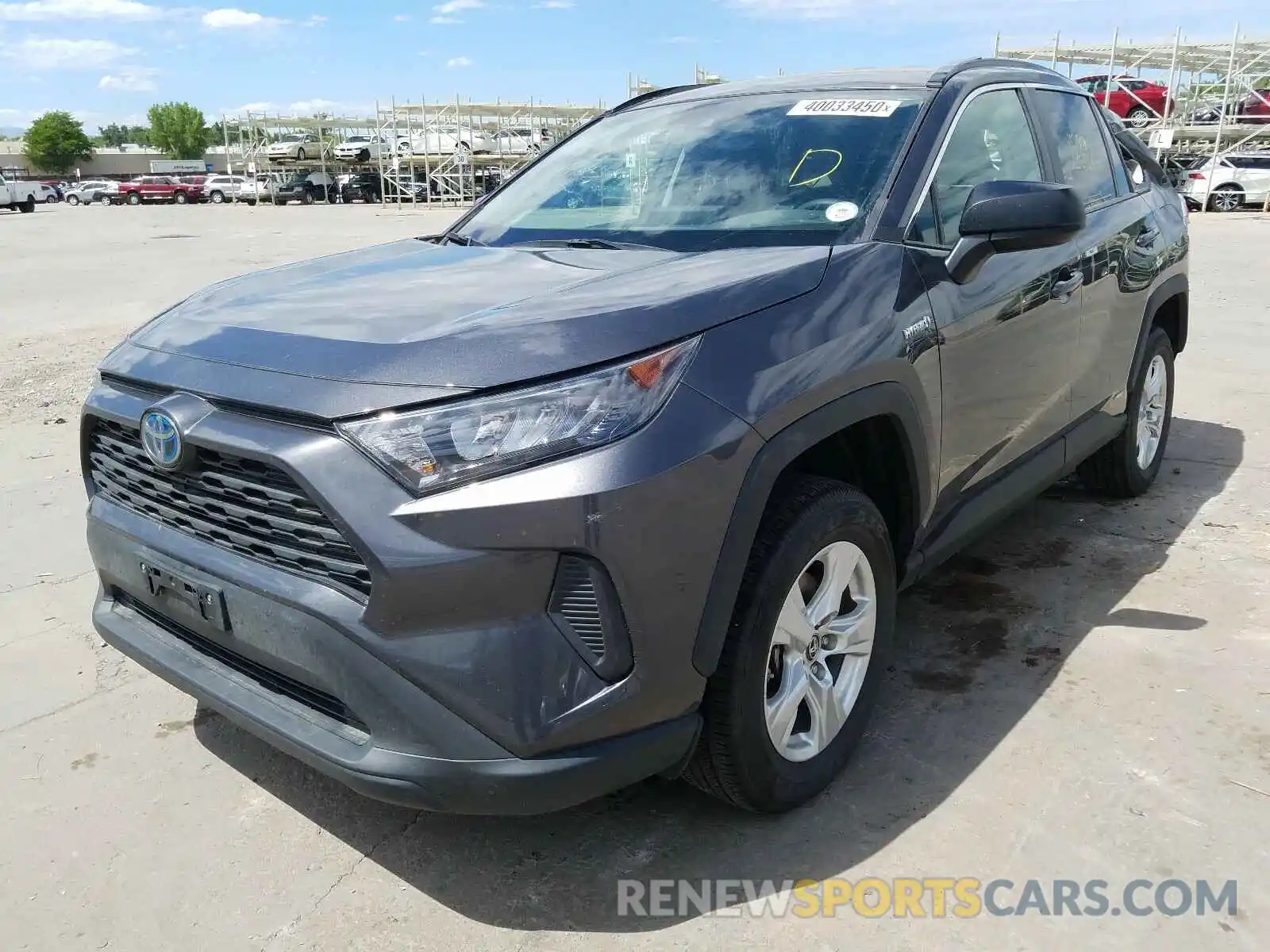 2 Photograph of a damaged car 2T3LWRFV2KW018940 TOYOTA RAV4 2019