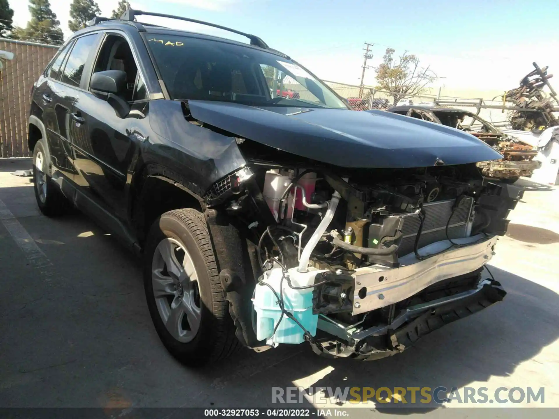 1 Photograph of a damaged car 2T3LWRFV2KW020042 TOYOTA RAV4 2019