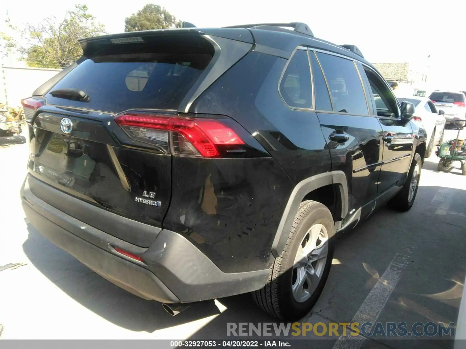 4 Photograph of a damaged car 2T3LWRFV2KW020042 TOYOTA RAV4 2019